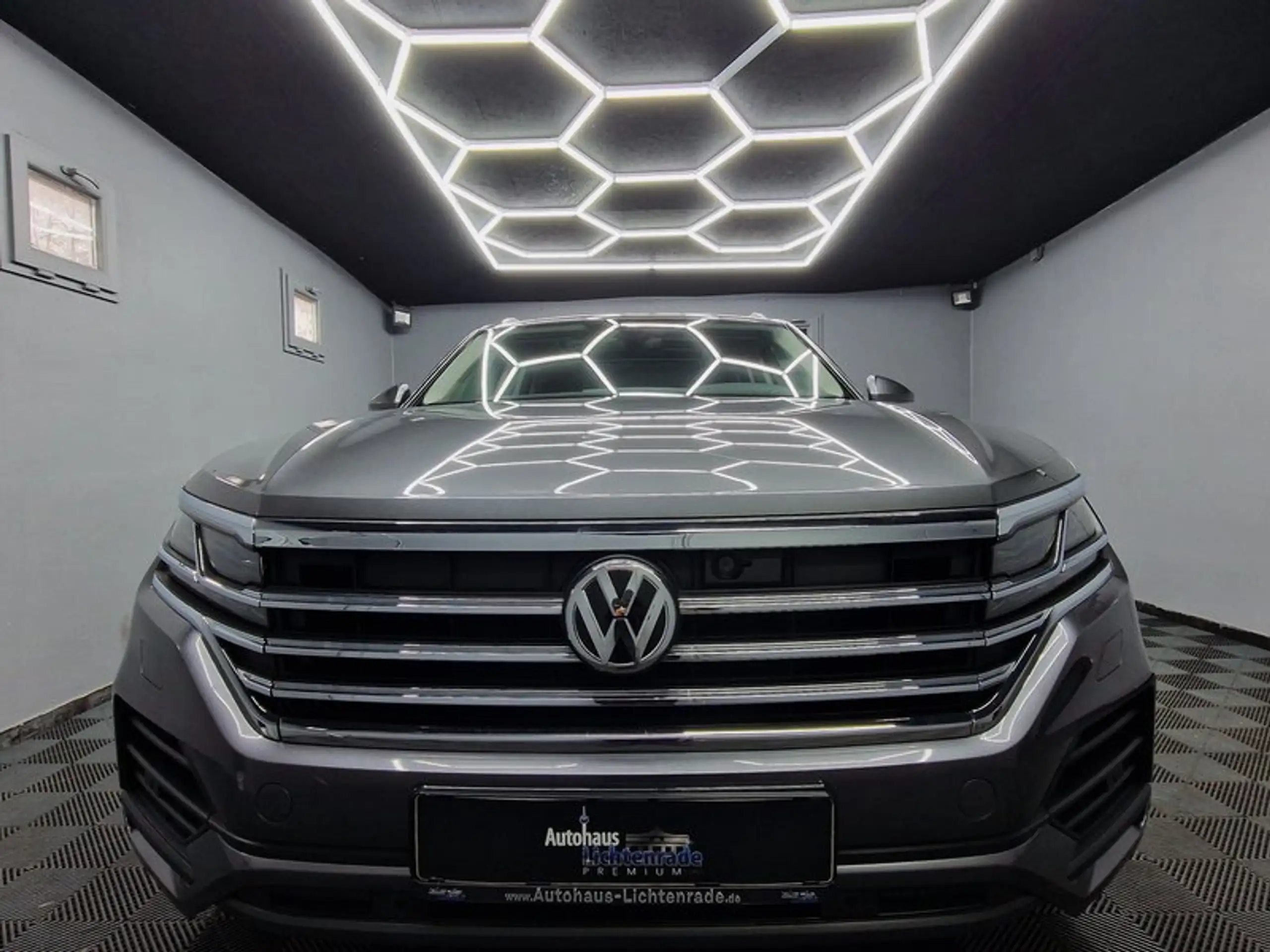 Volkswagen - Touareg