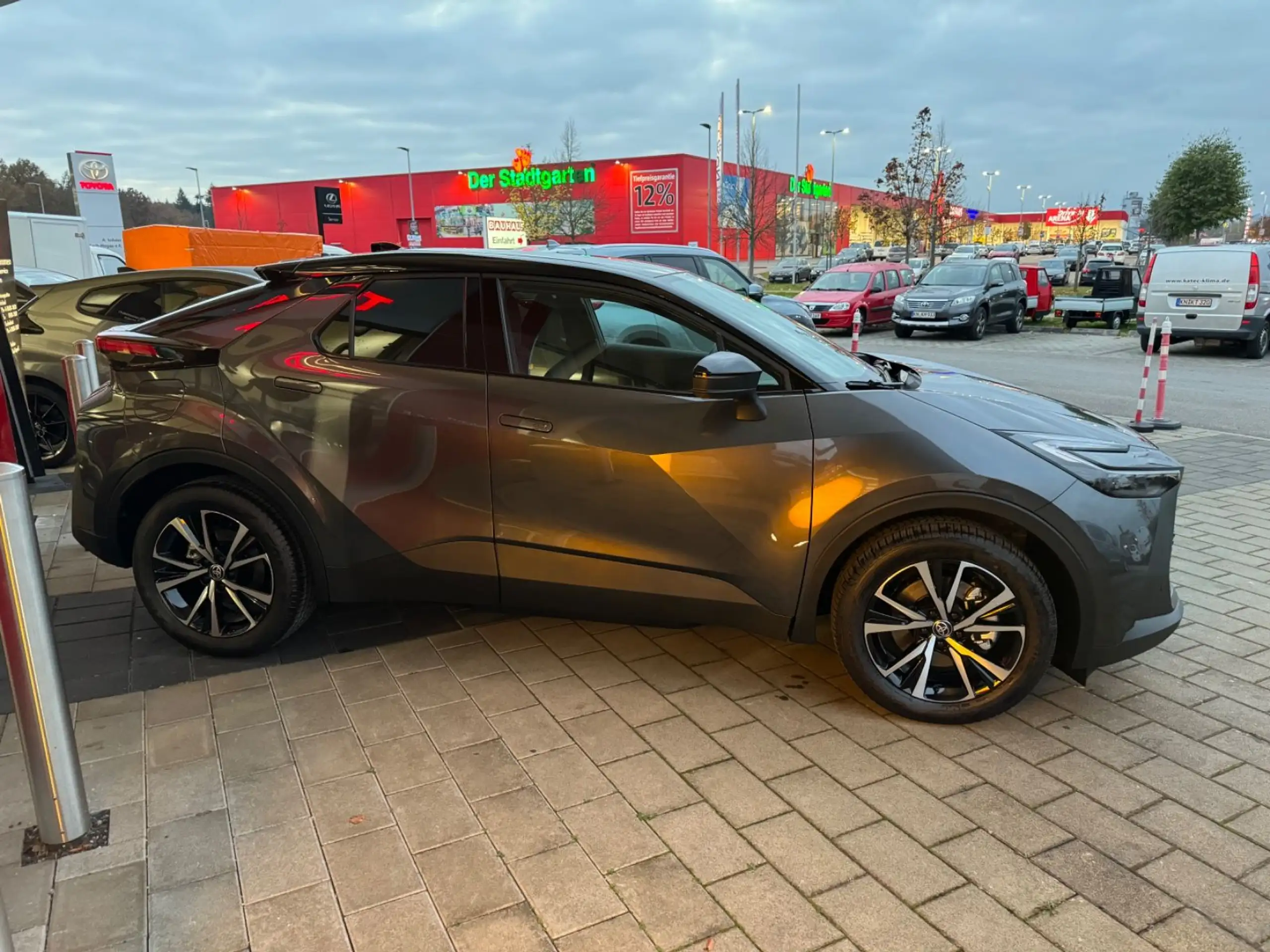 Toyota - C-HR