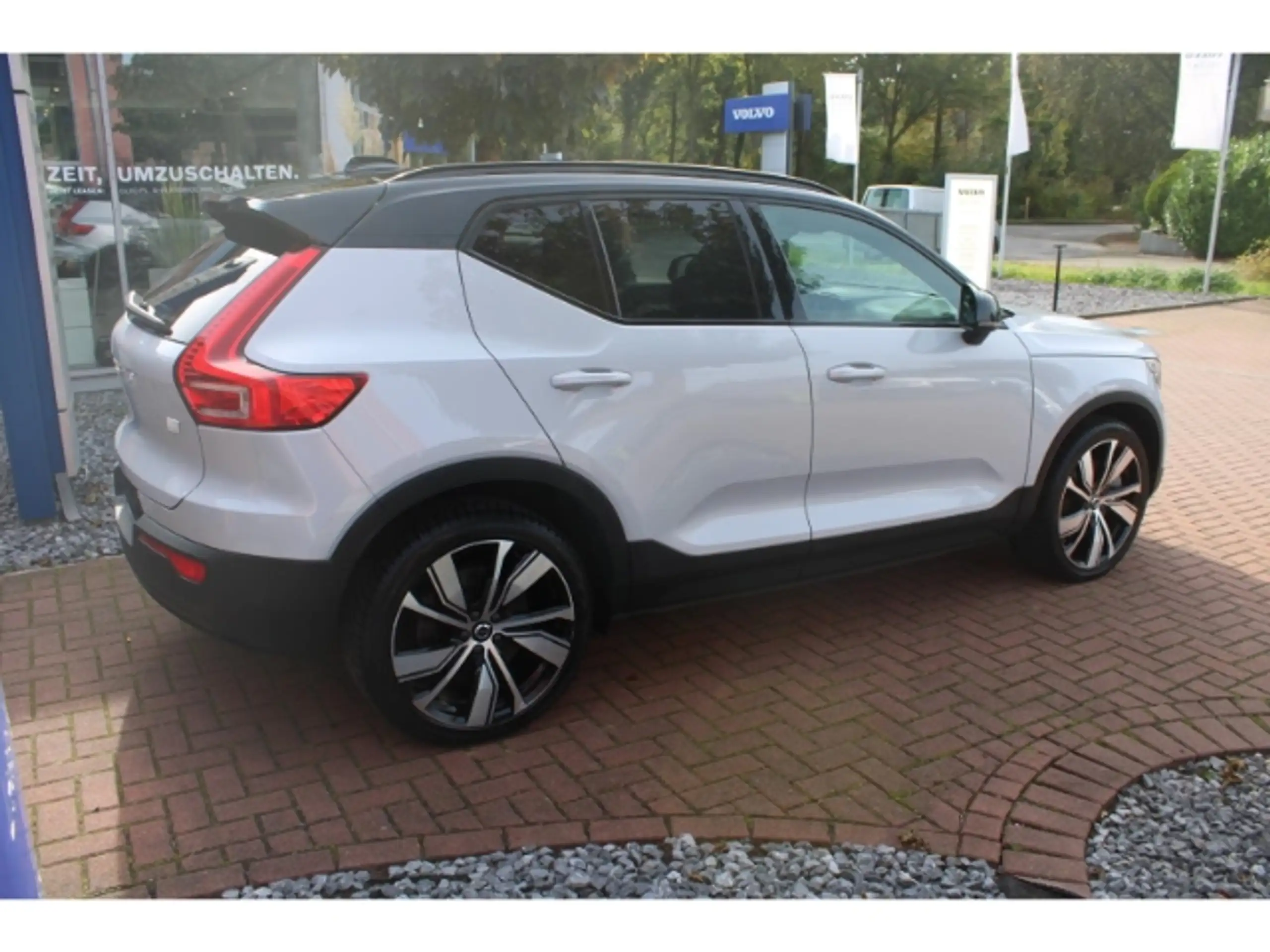 Volvo - XC40