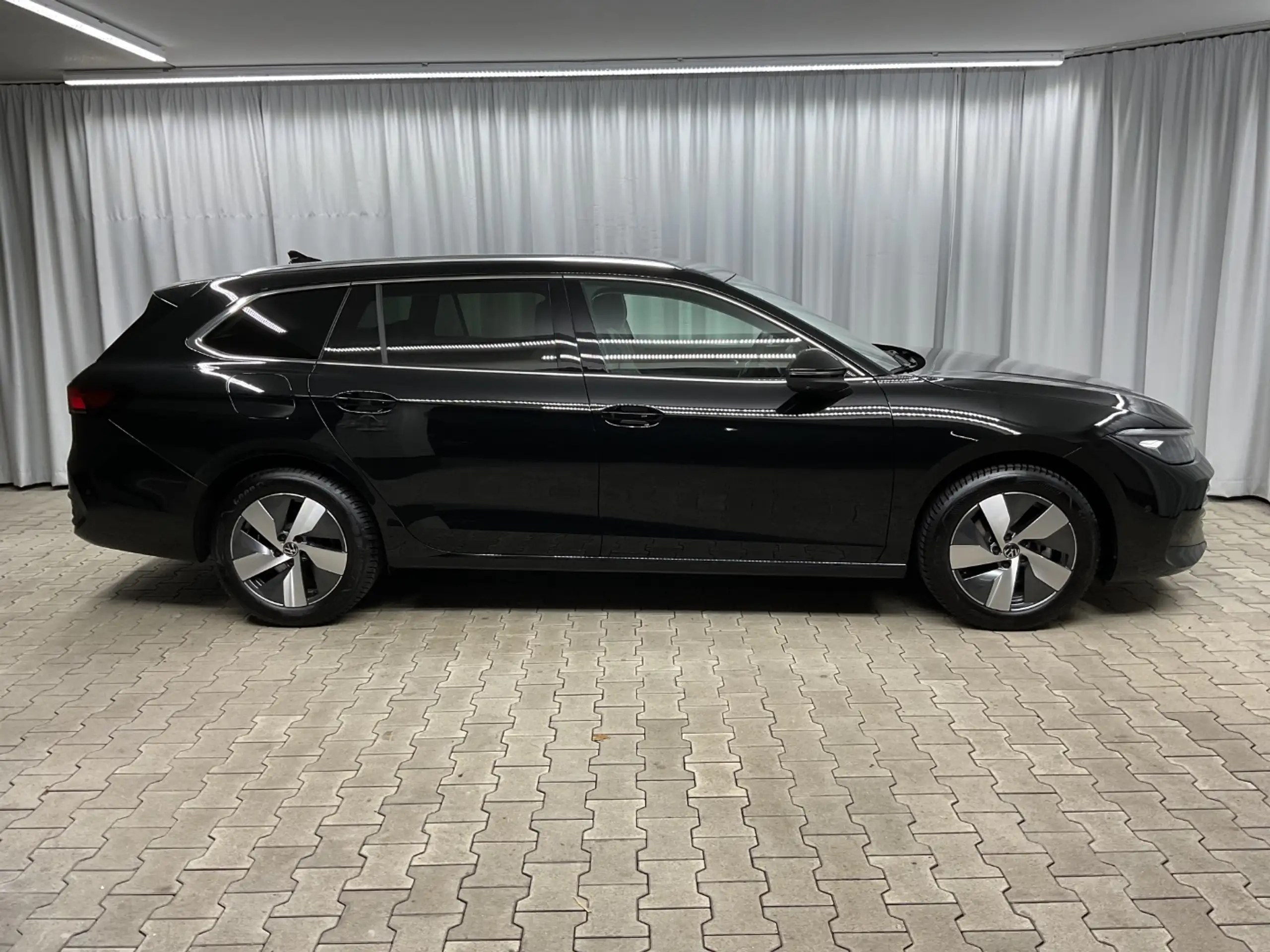 Volkswagen - Passat