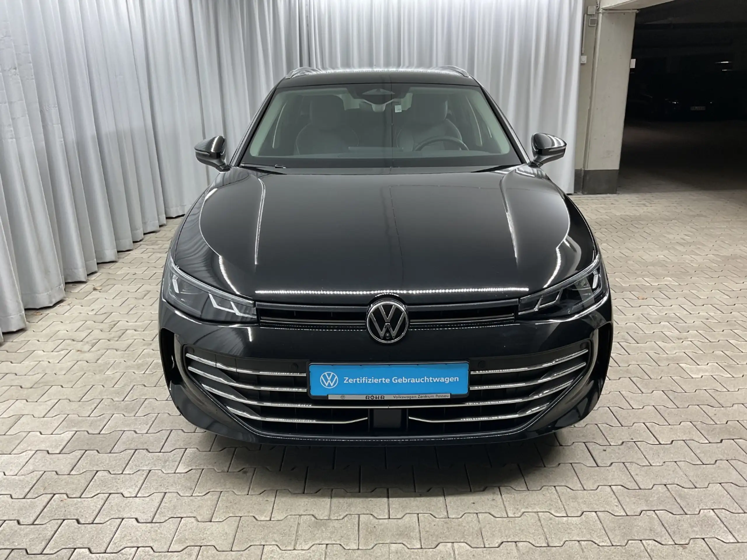 Volkswagen - Passat