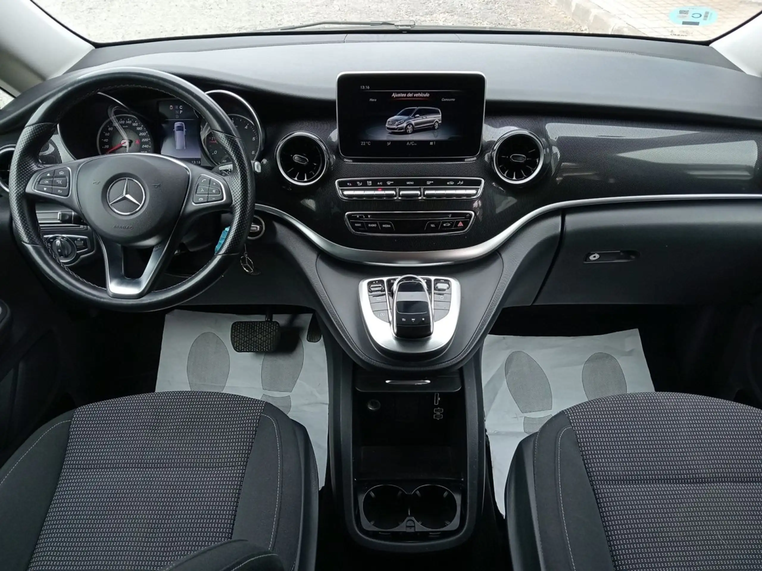 Mercedes-Benz - V