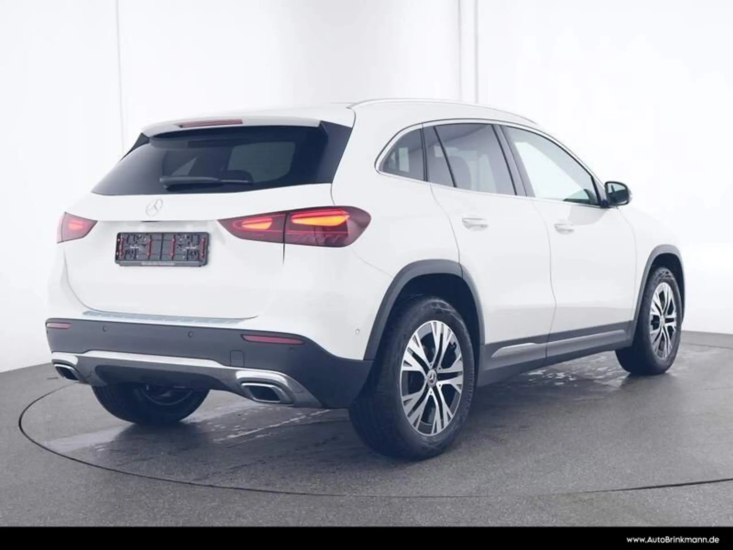 Mercedes-Benz - GLA 200