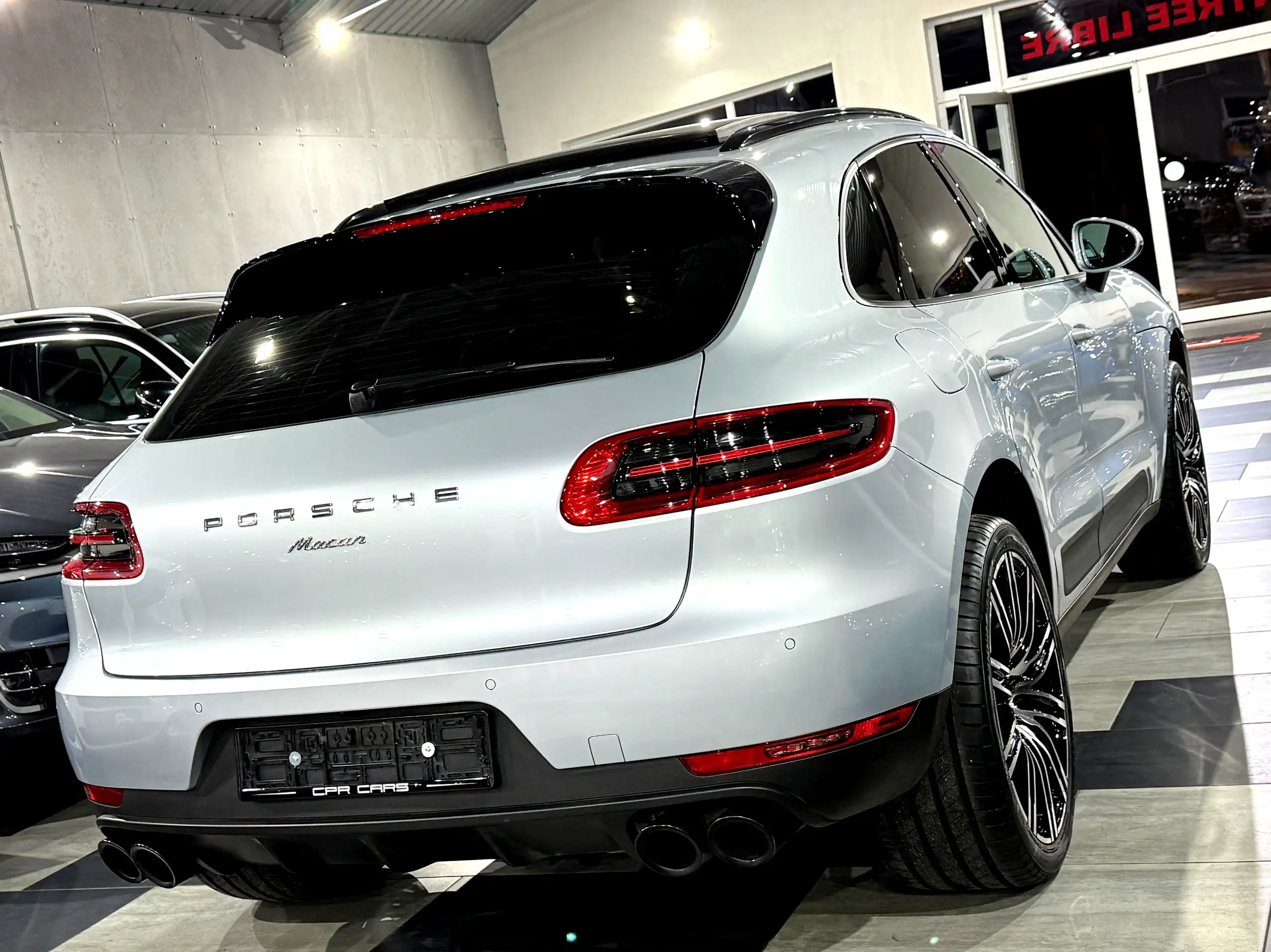 Porsche - Macan