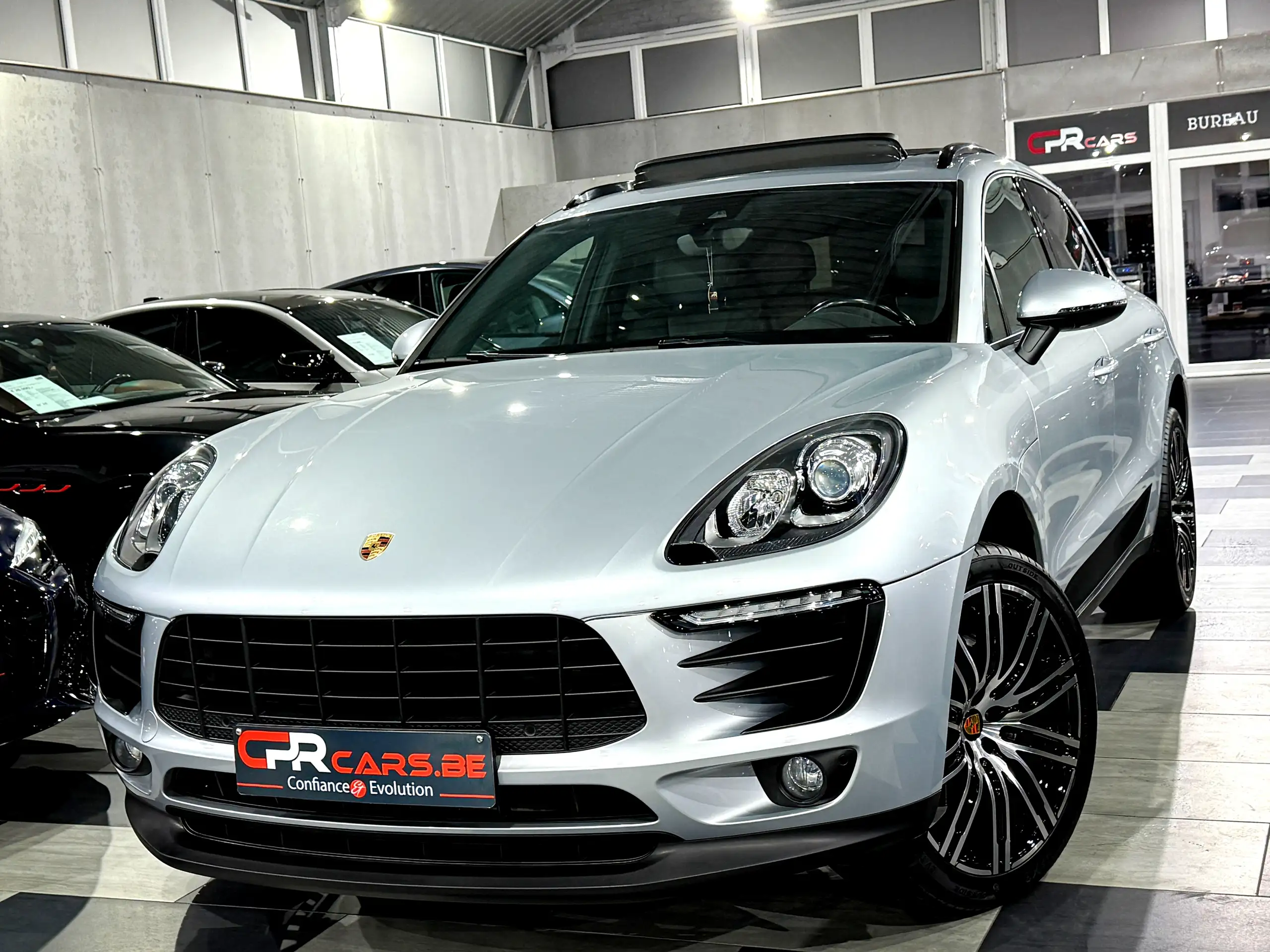 Porsche - Macan