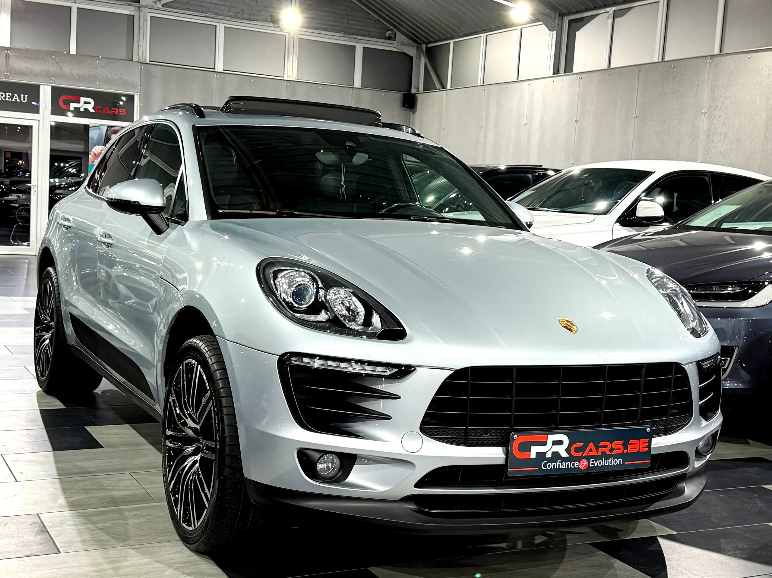 Porsche - Macan