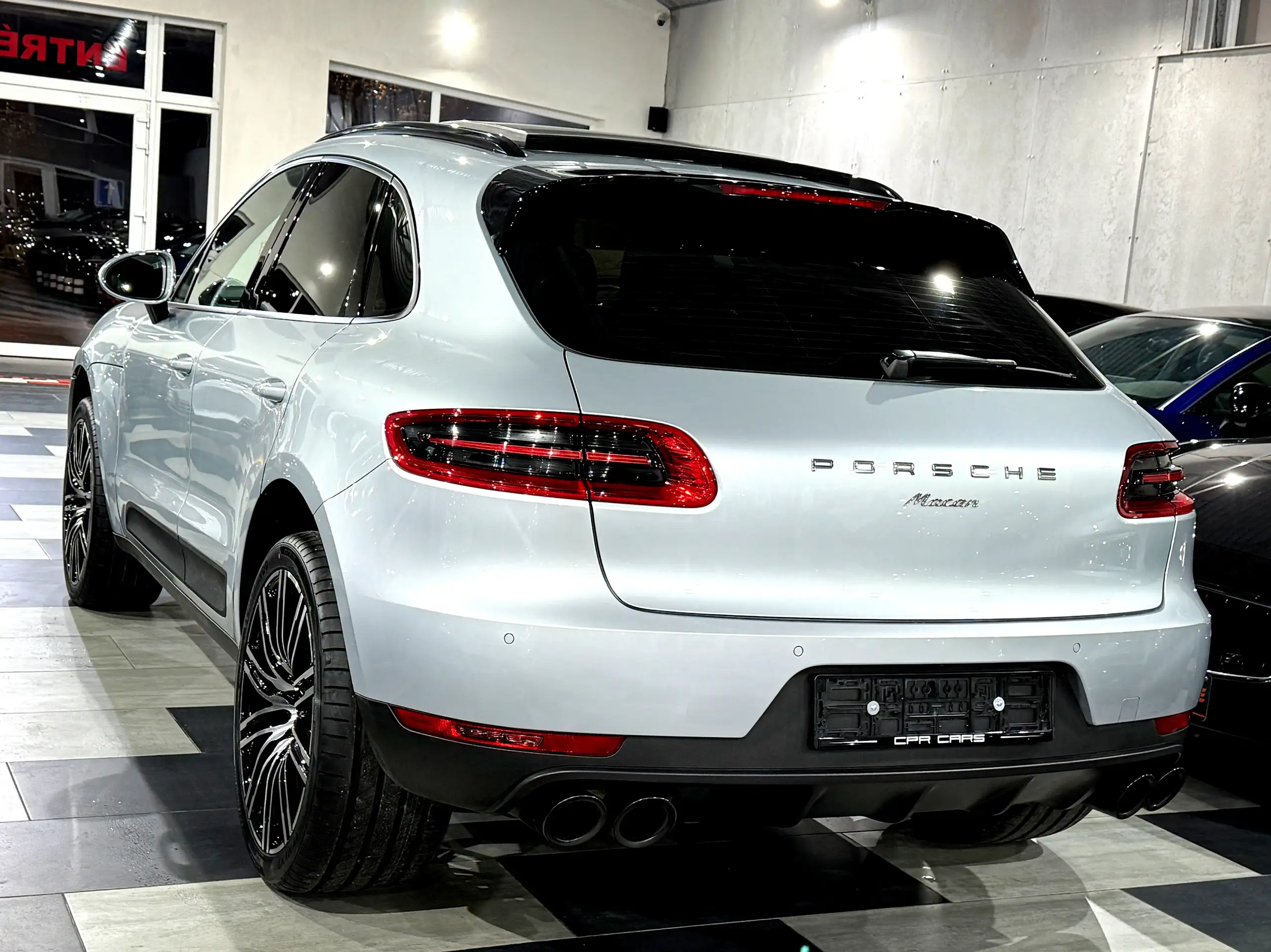 Porsche - Macan