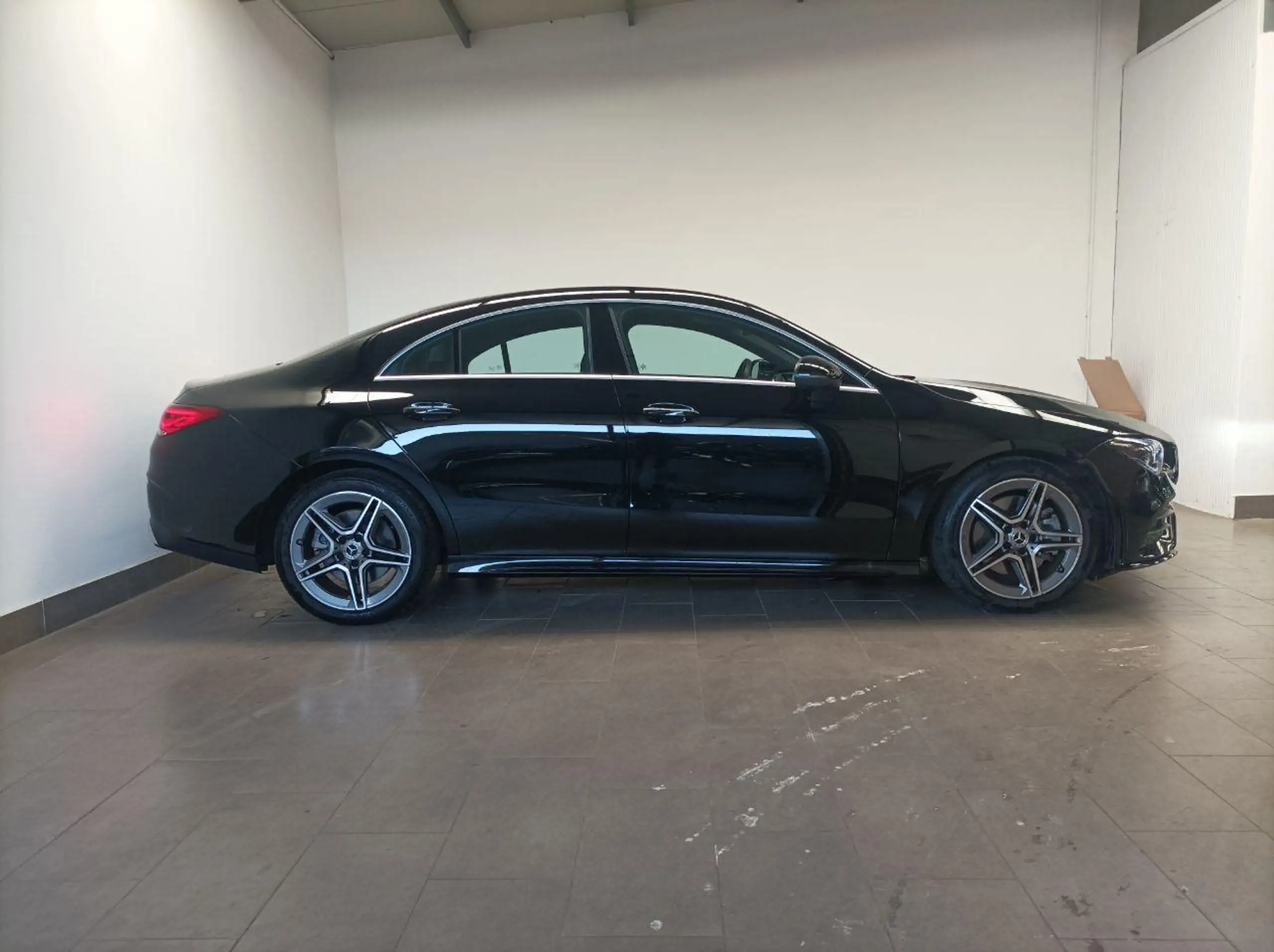 Mercedes-Benz - CLA 250