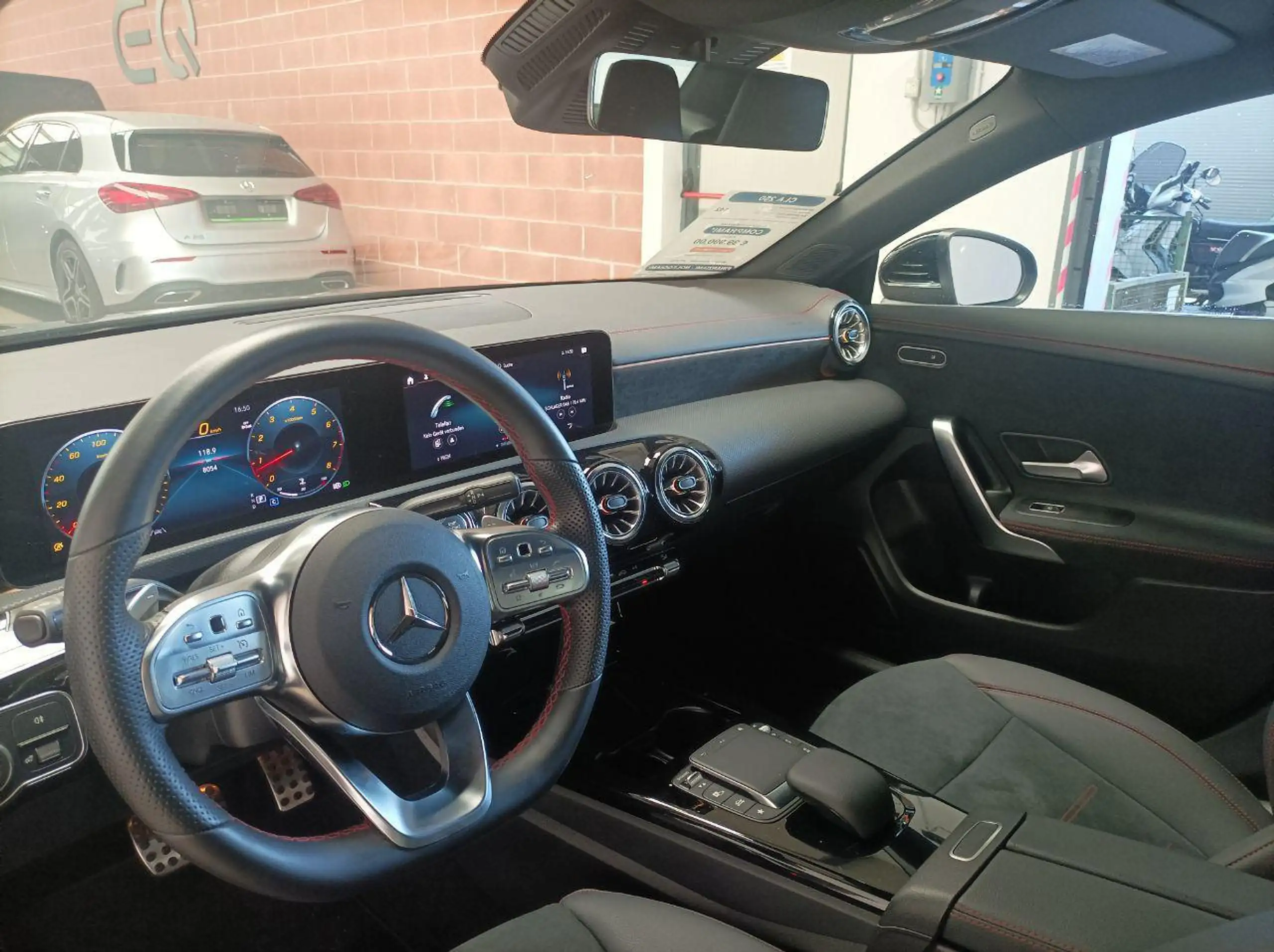 Mercedes-Benz - CLA 250