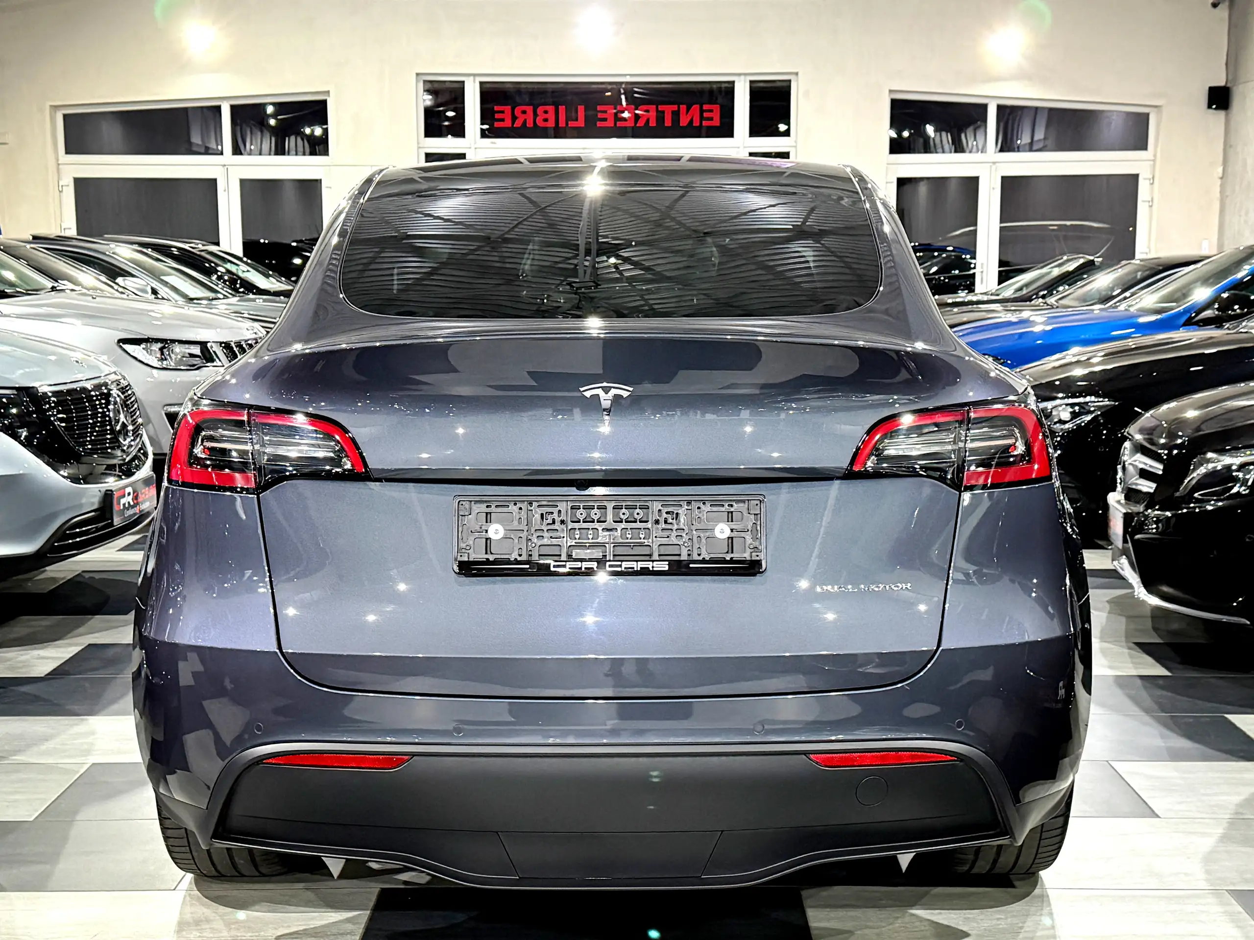 Tesla - Model Y