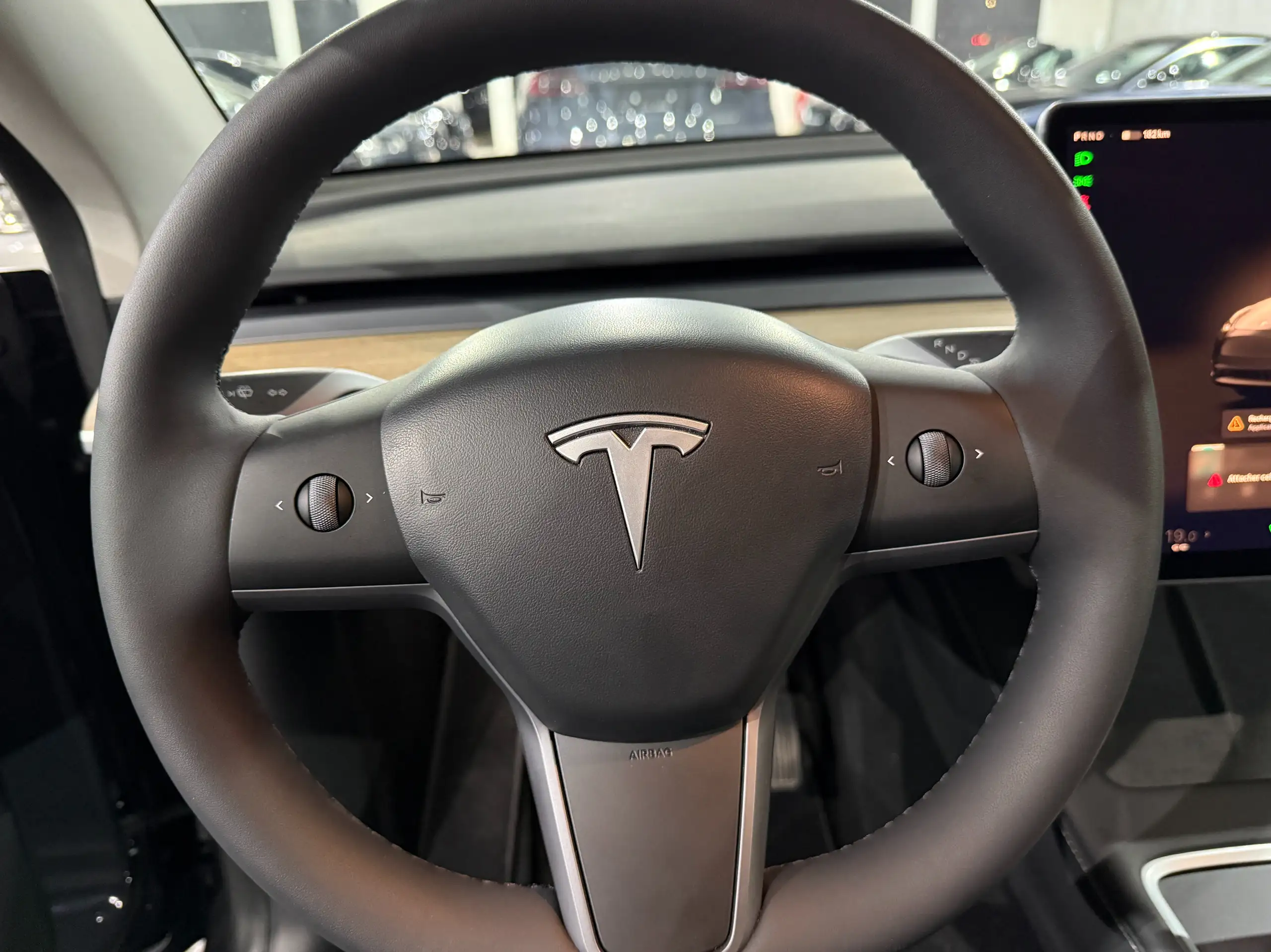 Tesla - Model Y