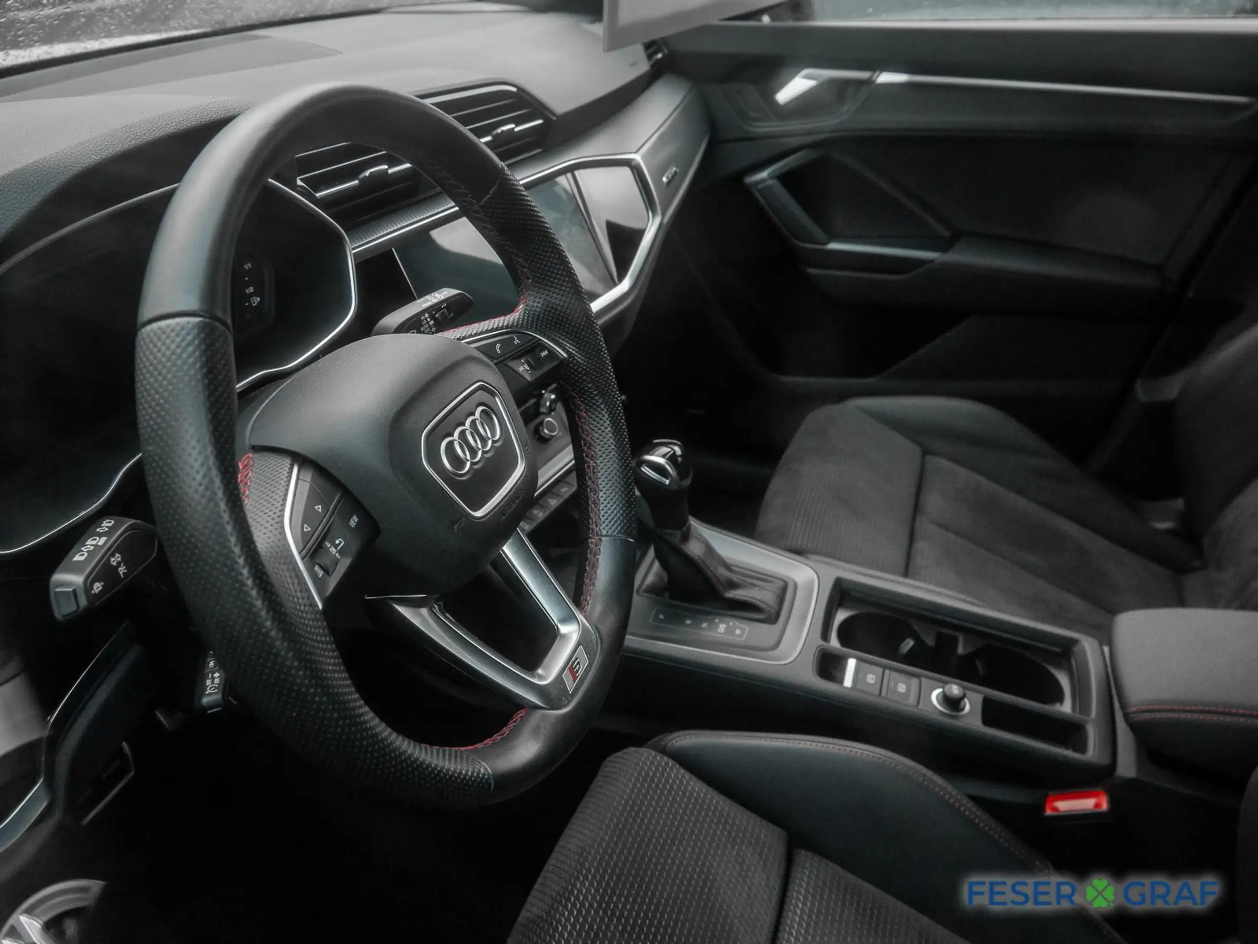 Audi - Q3