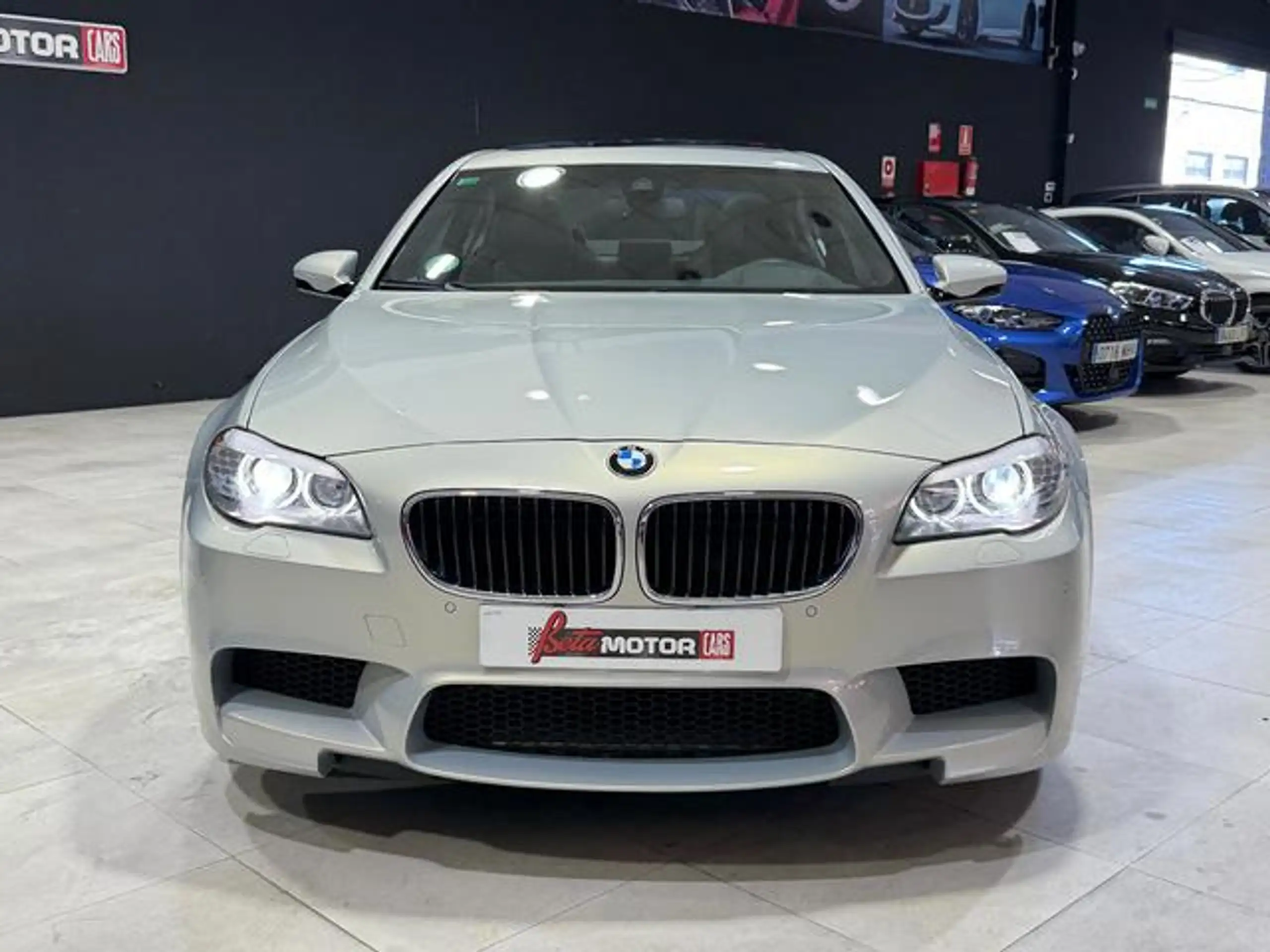 BMW - M5