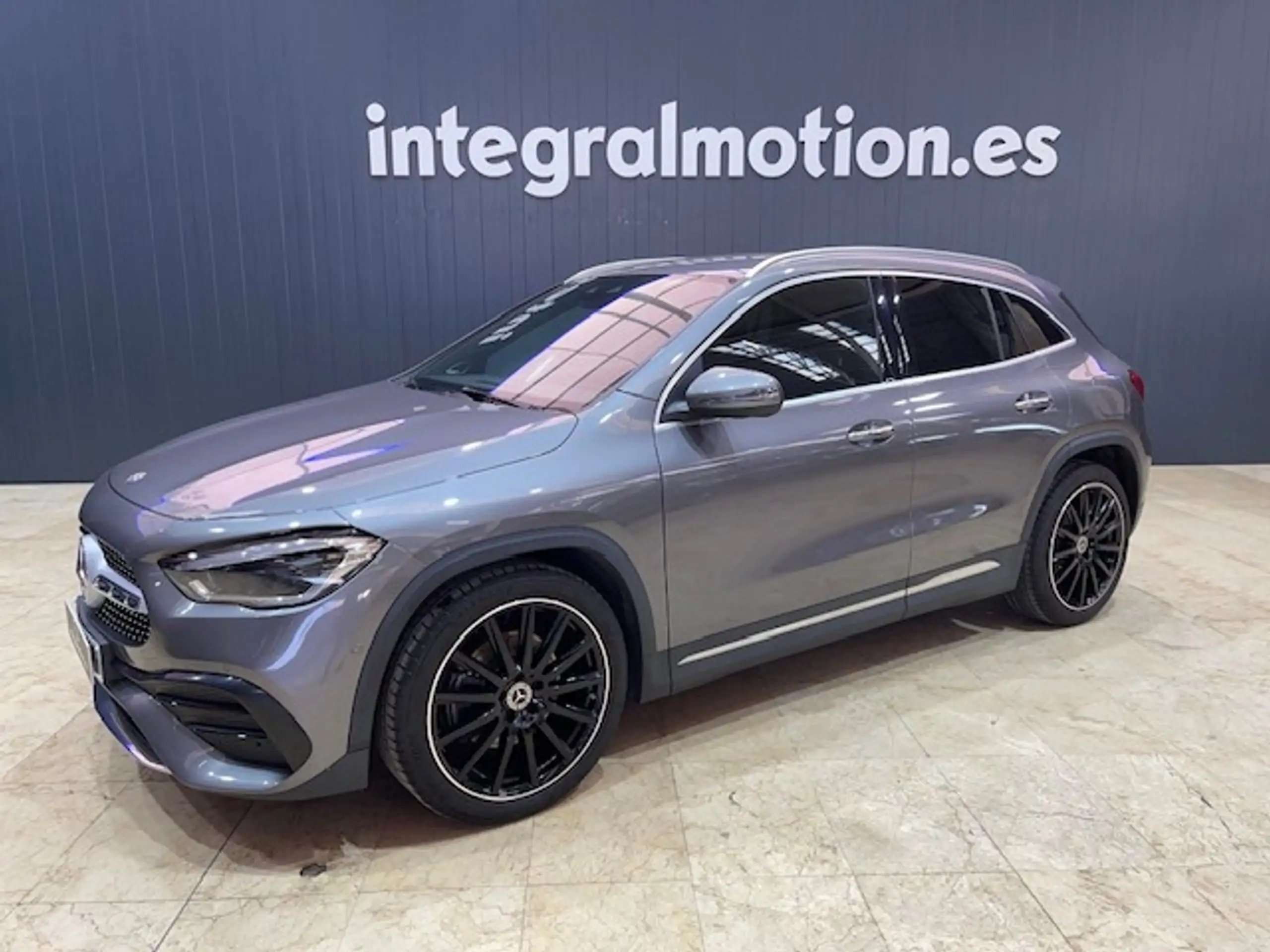 Mercedes-Benz - GLA 200