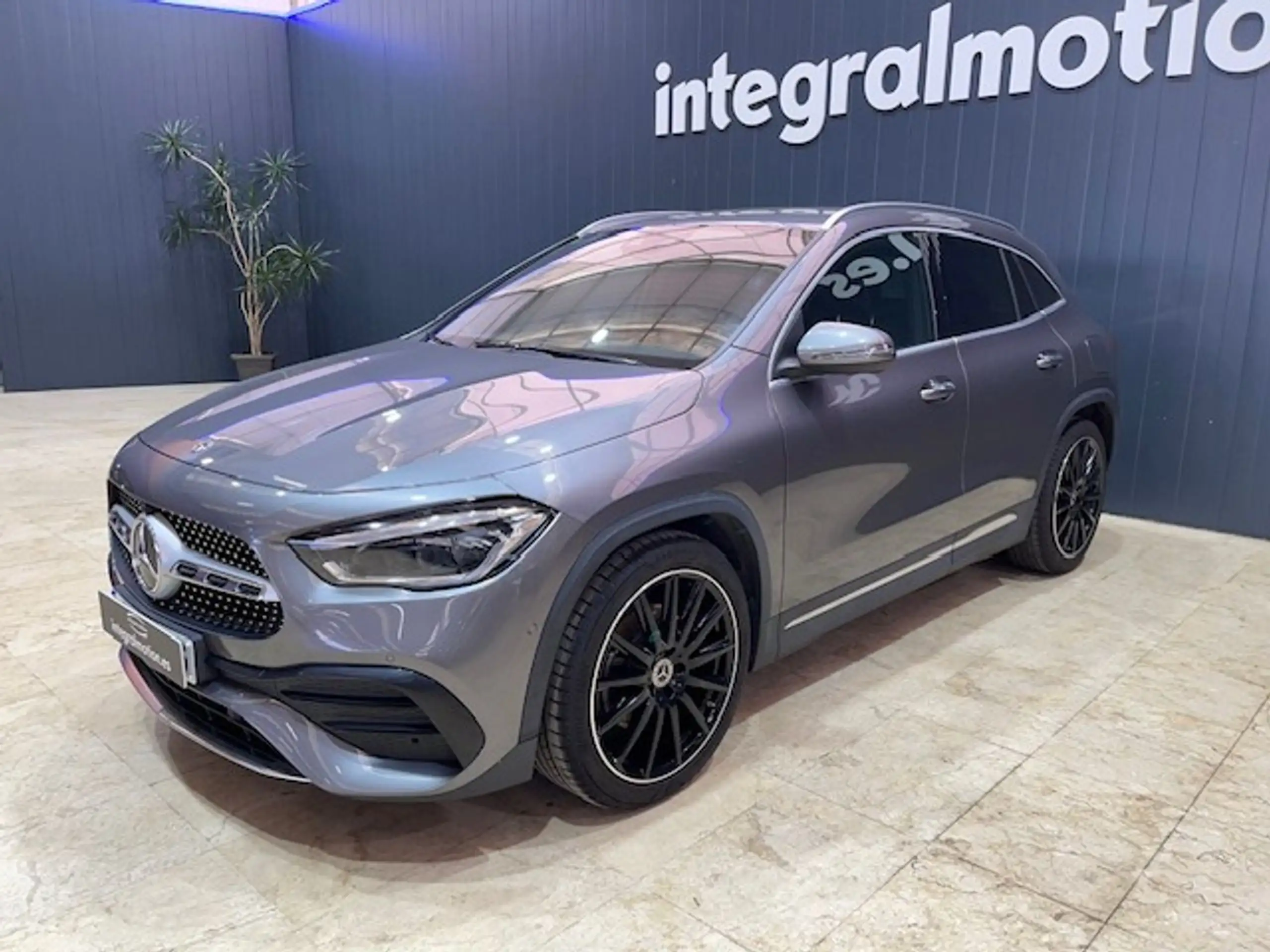 Mercedes-Benz - GLA 200