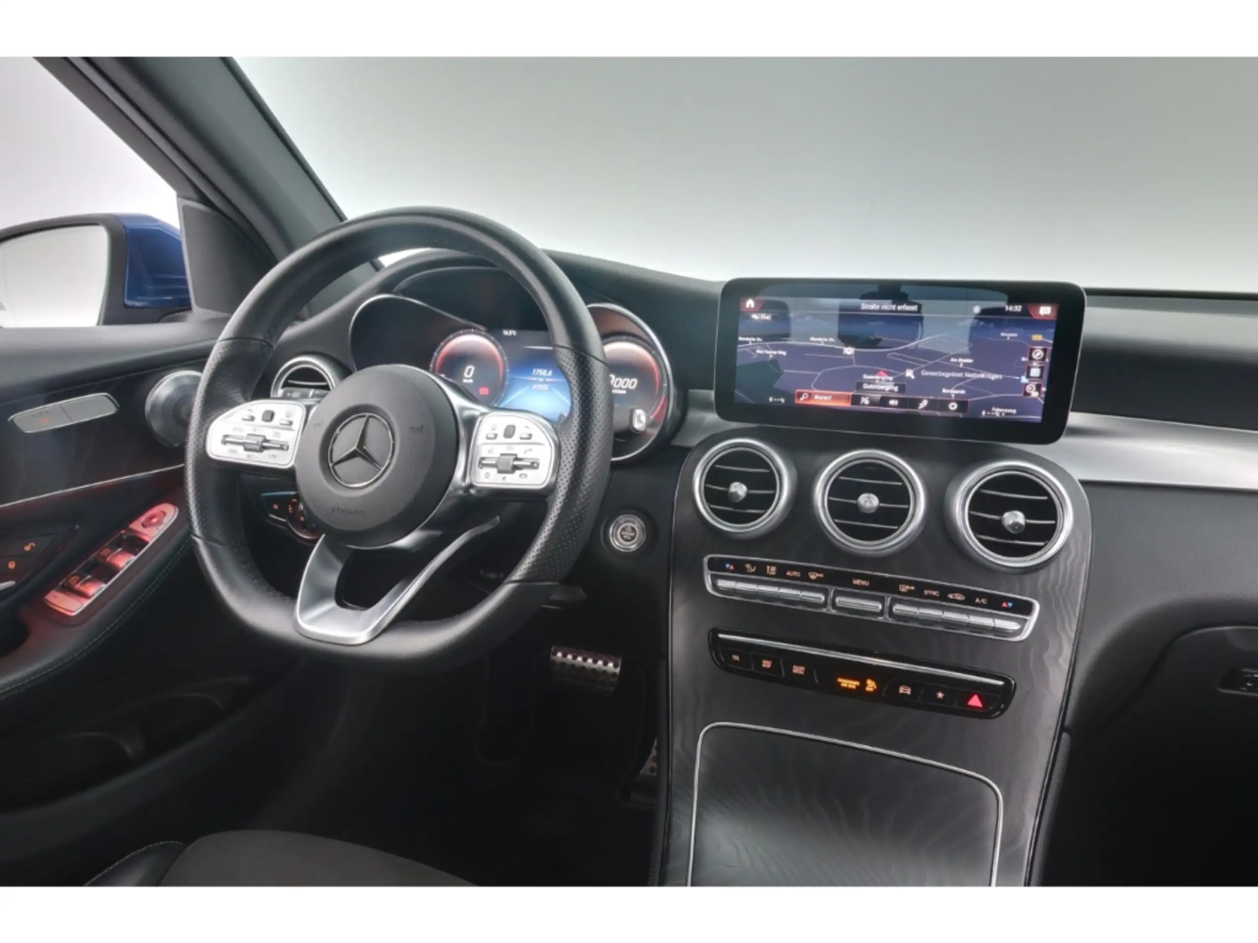 Mercedes-Benz - GLC 220