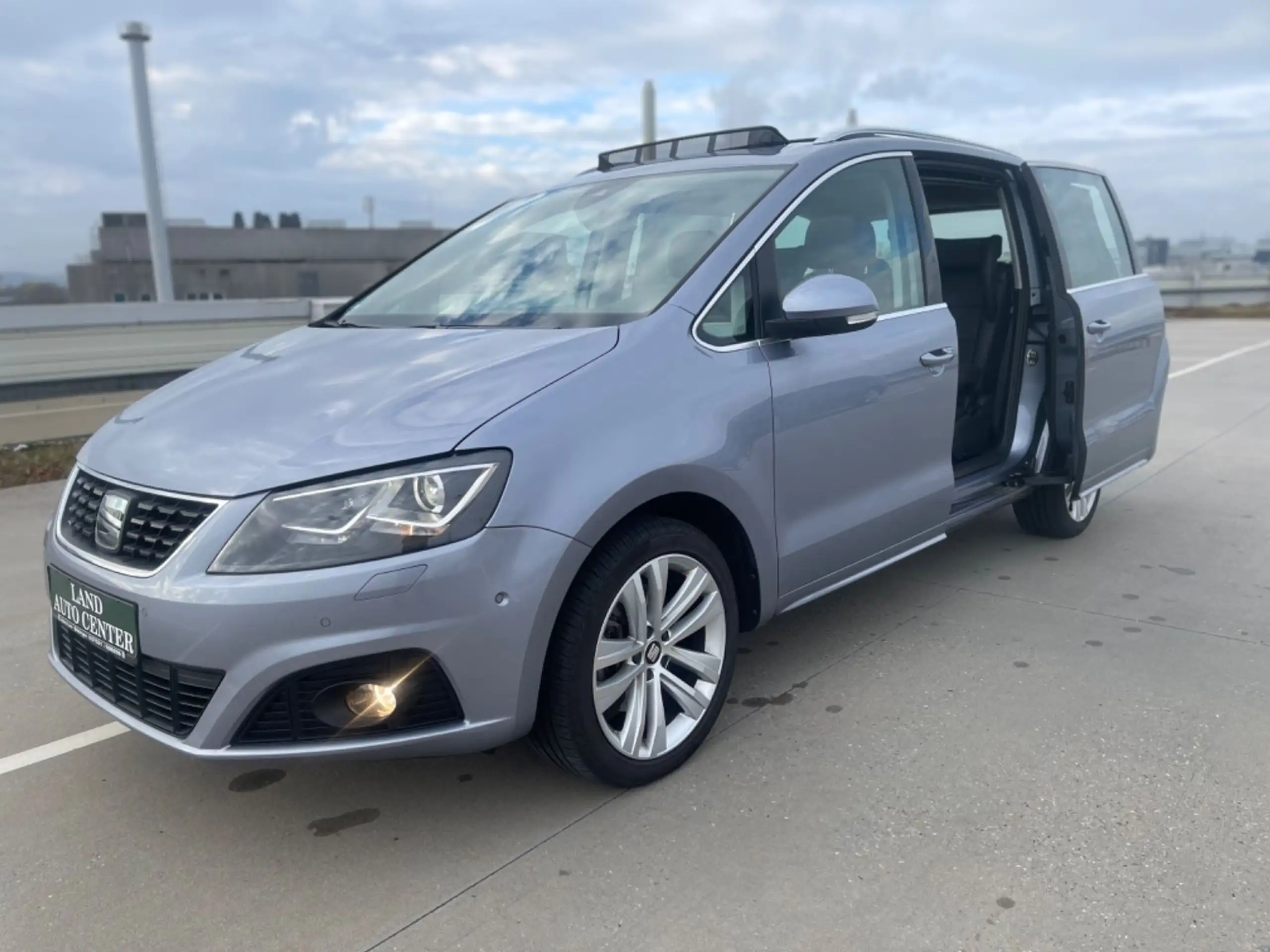 SEAT - Alhambra