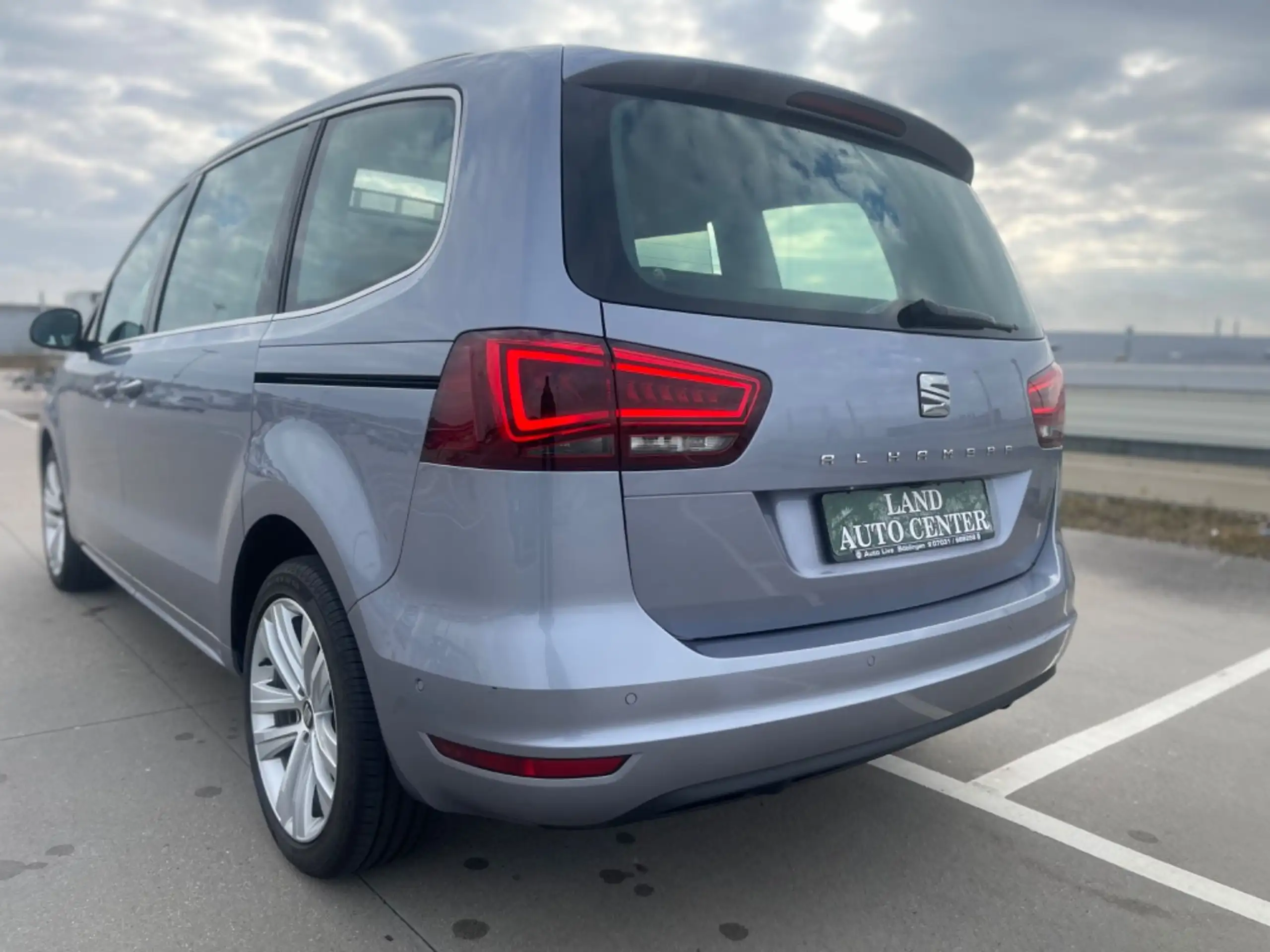 SEAT - Alhambra