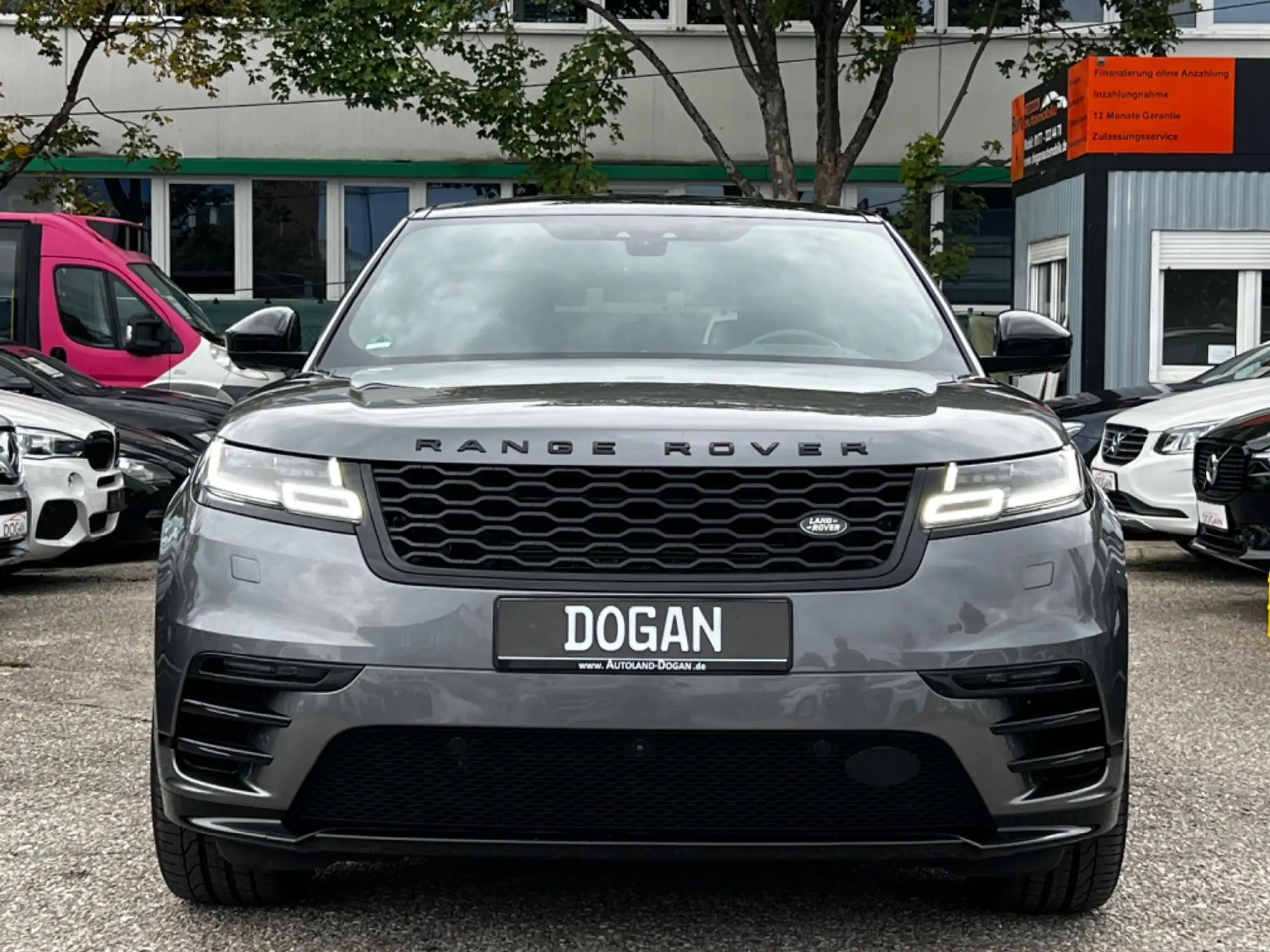 Land Rover - Range Rover Velar