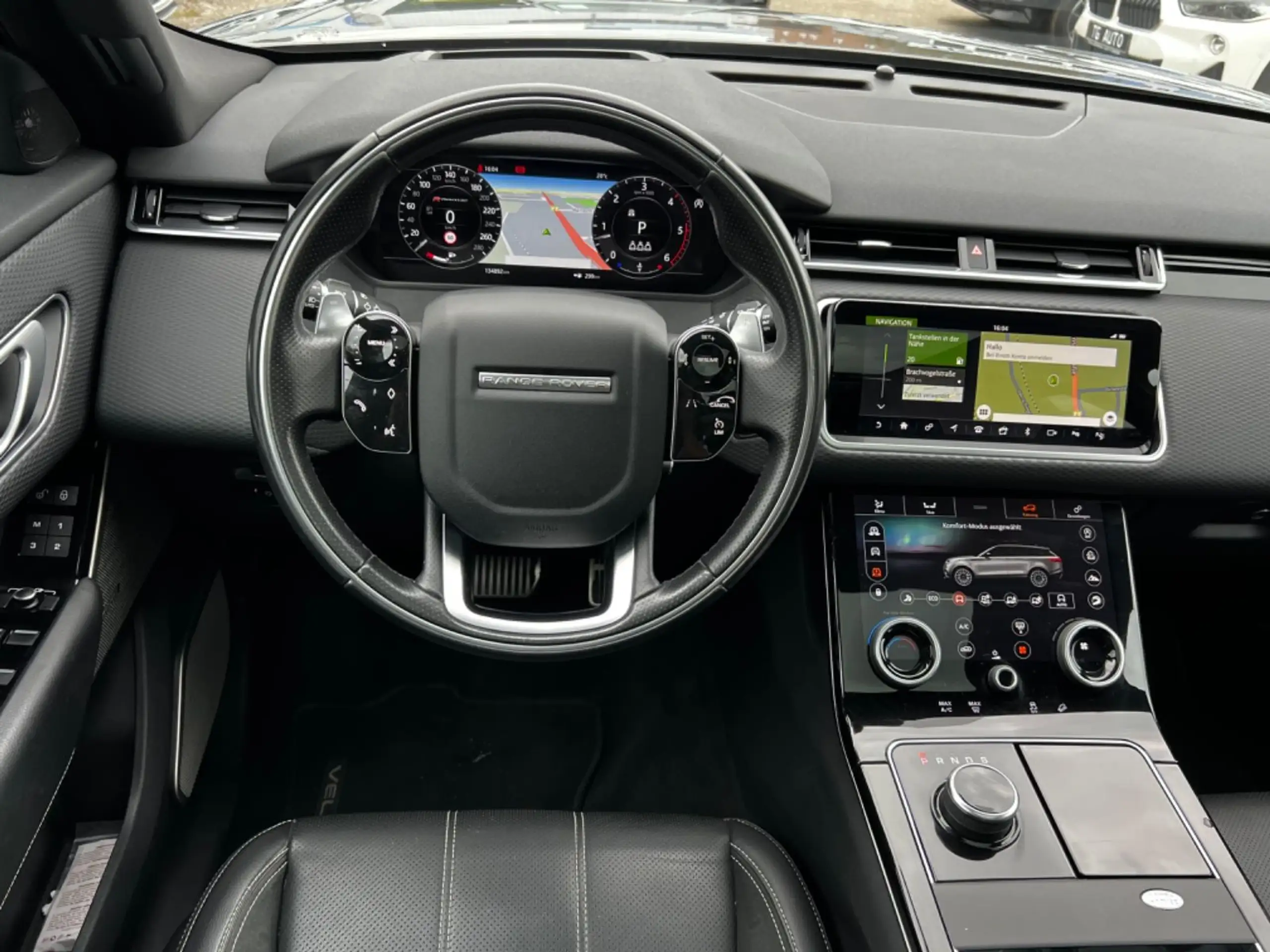 Land Rover - Range Rover Velar