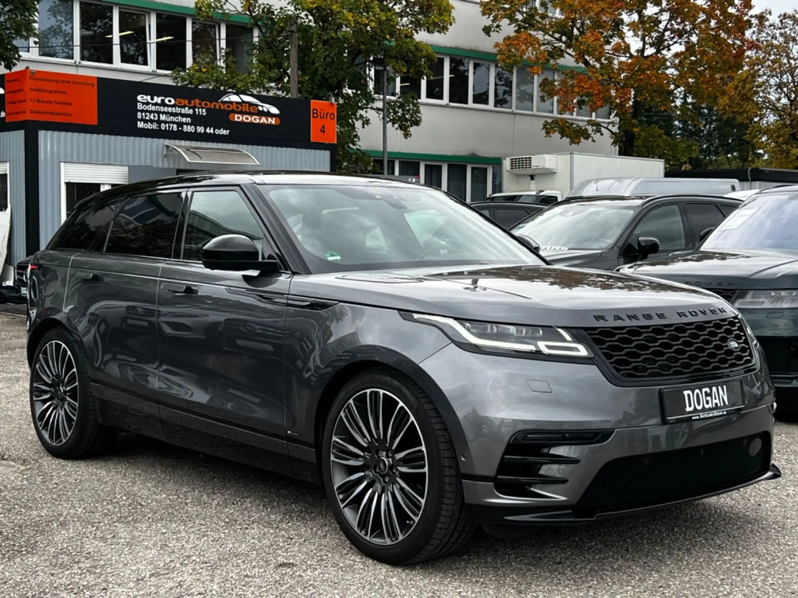 Land Rover - Range Rover Velar