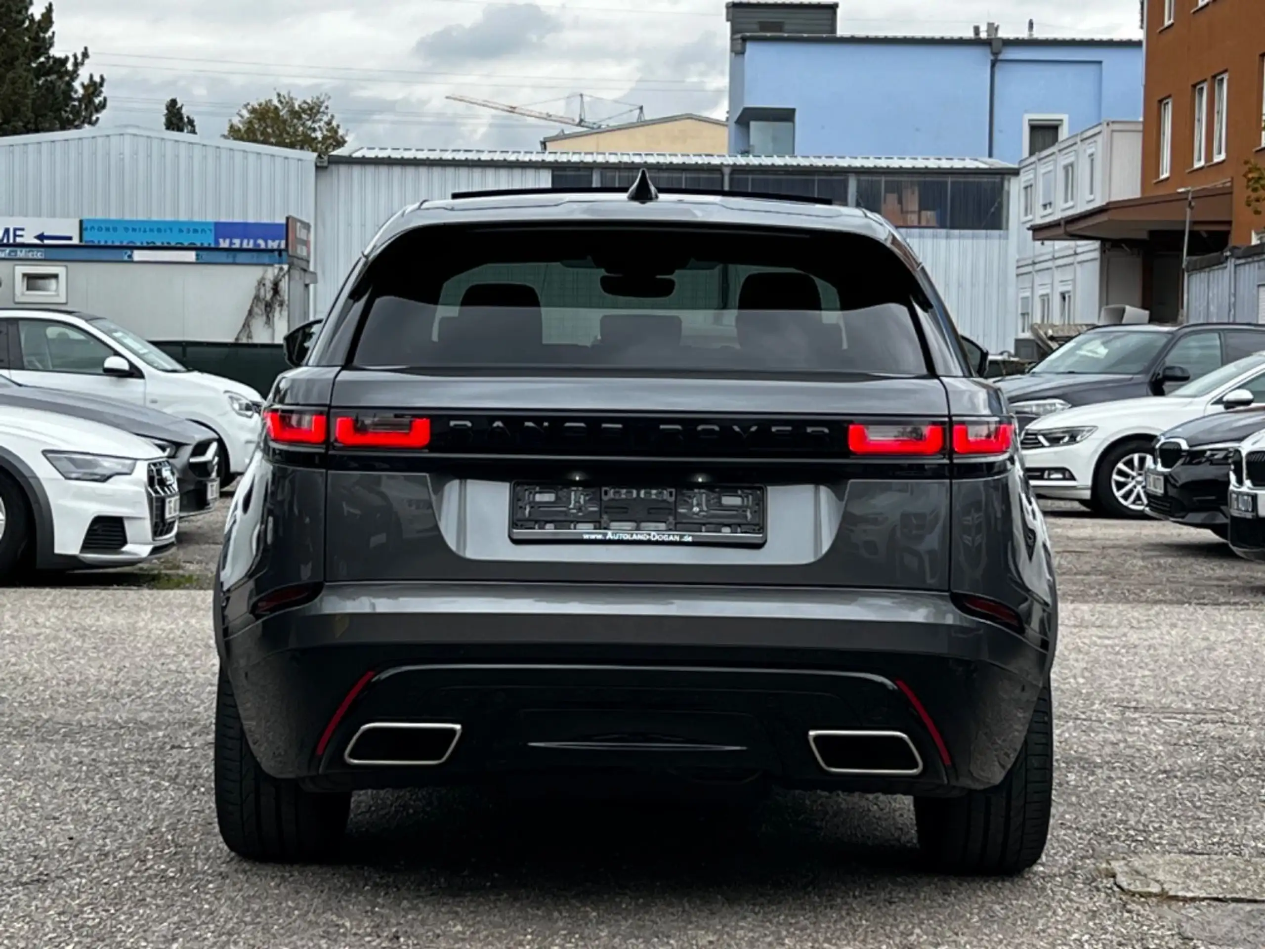 Land Rover - Range Rover Velar