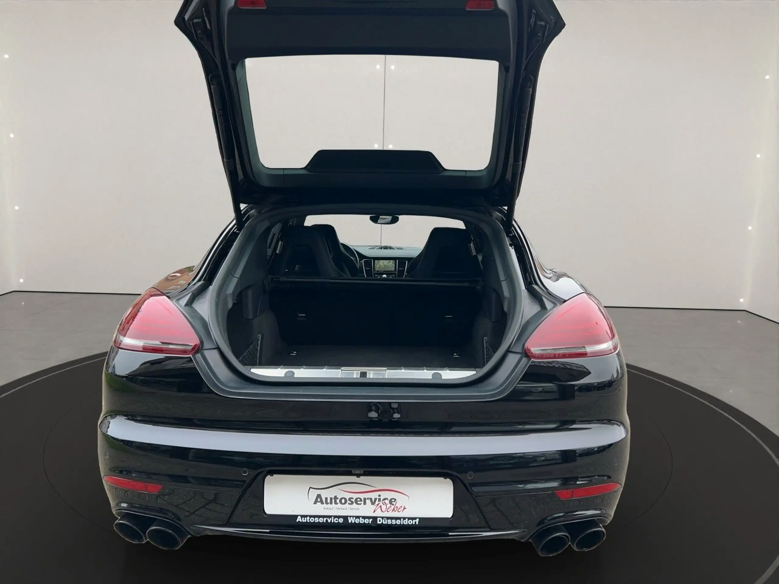 Porsche - Panamera