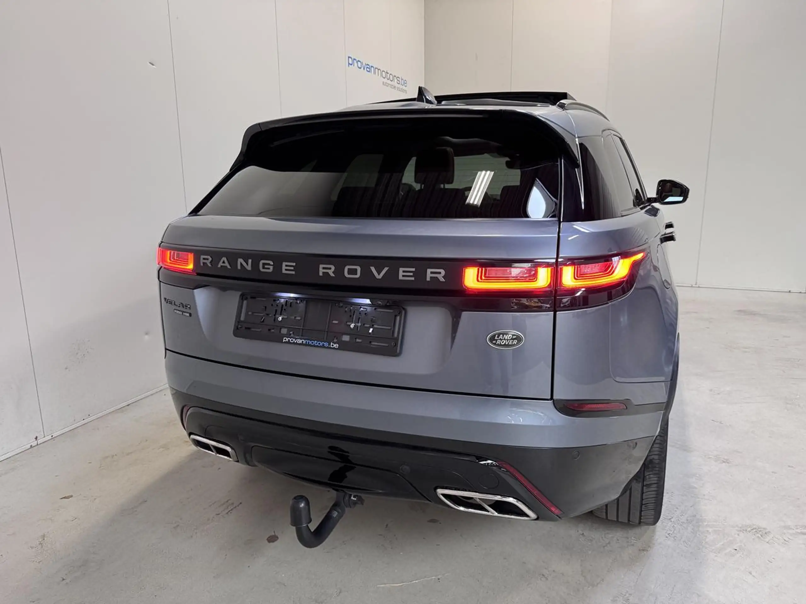 Land Rover - Range Rover Velar