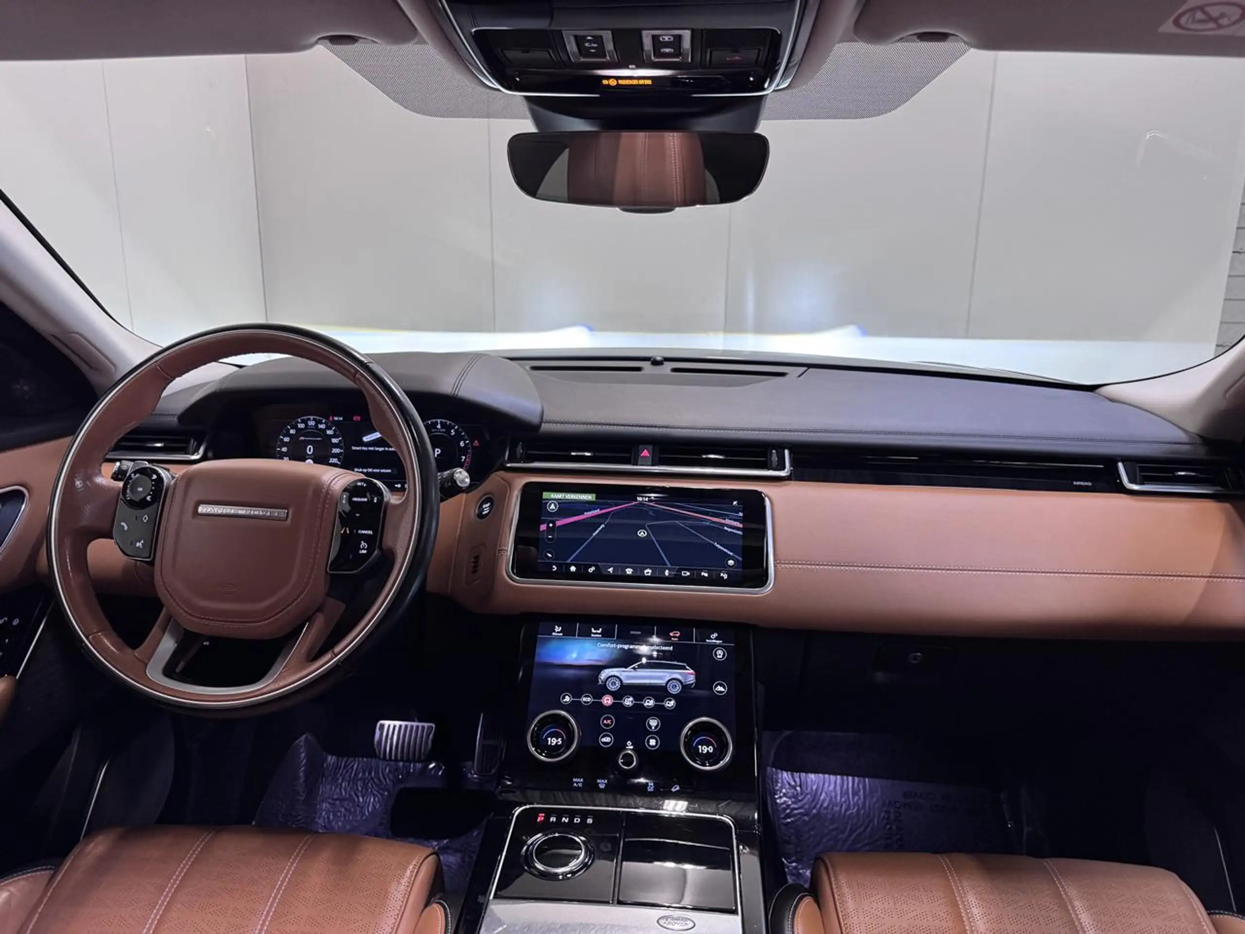 Land Rover - Range Rover Velar