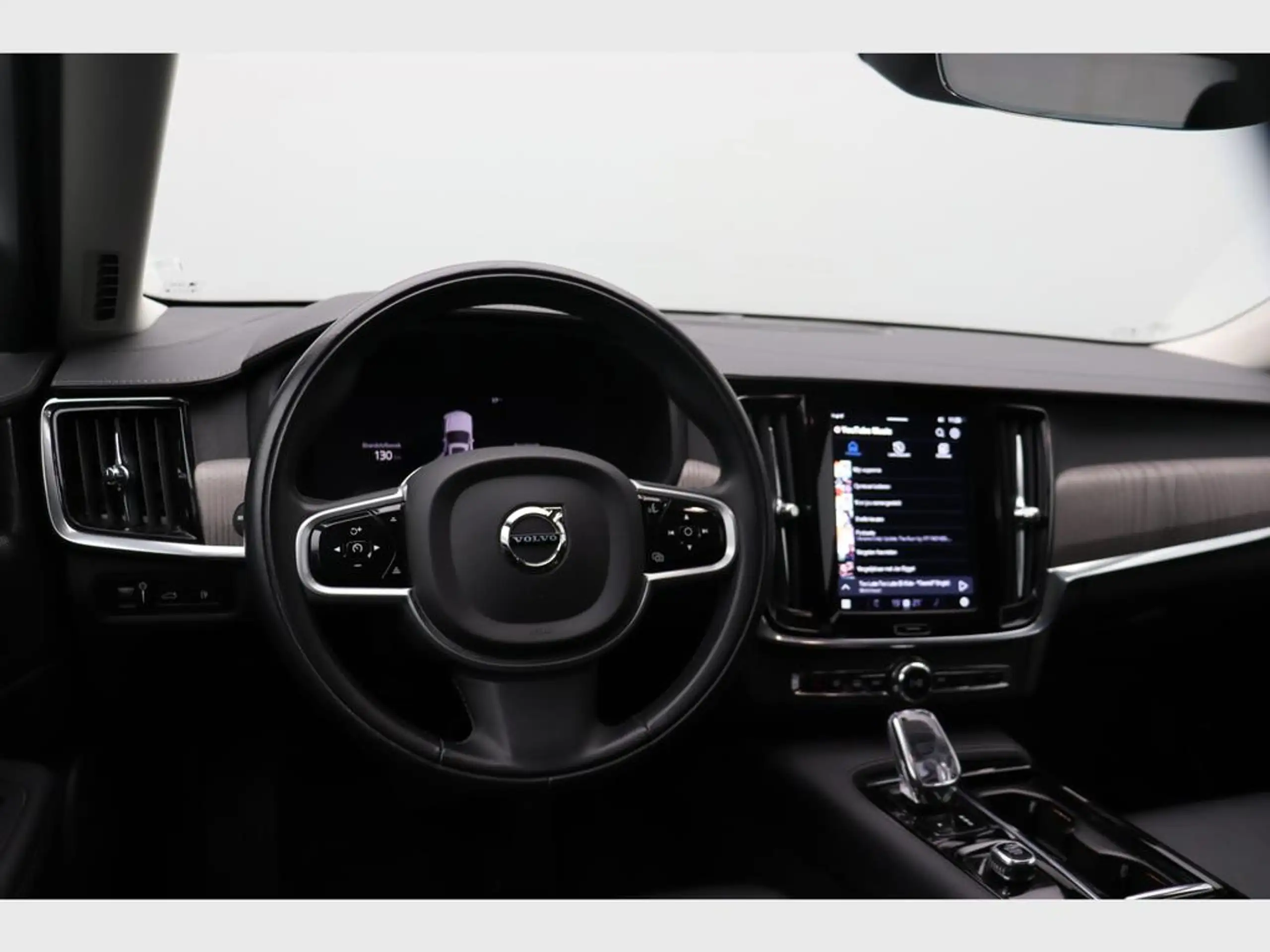 Volvo - V90