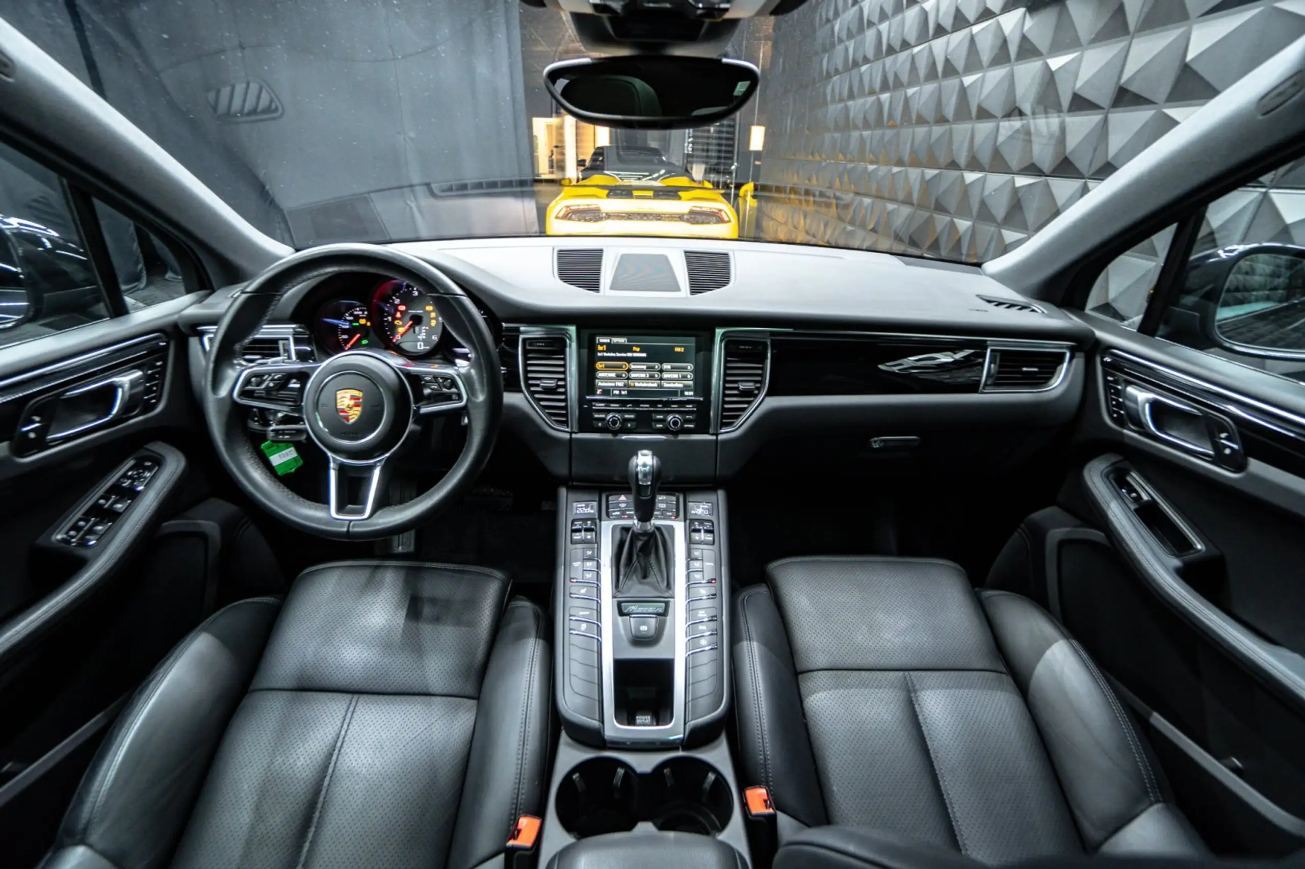 Porsche - Macan