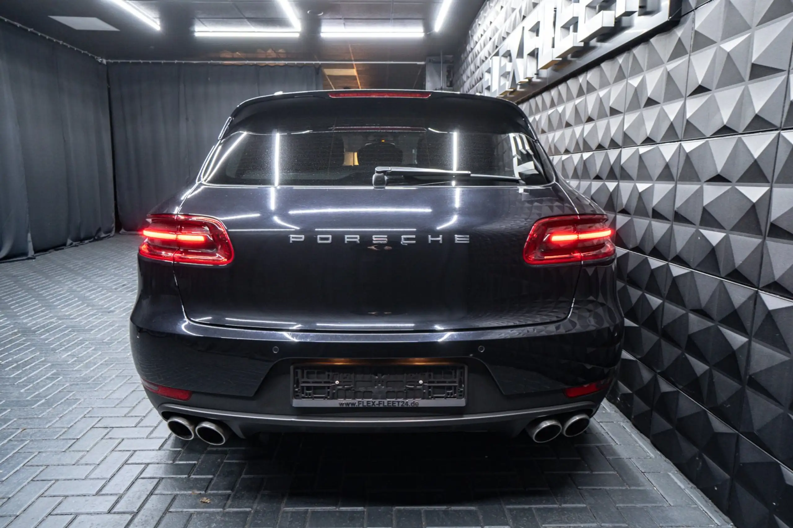 Porsche - Macan