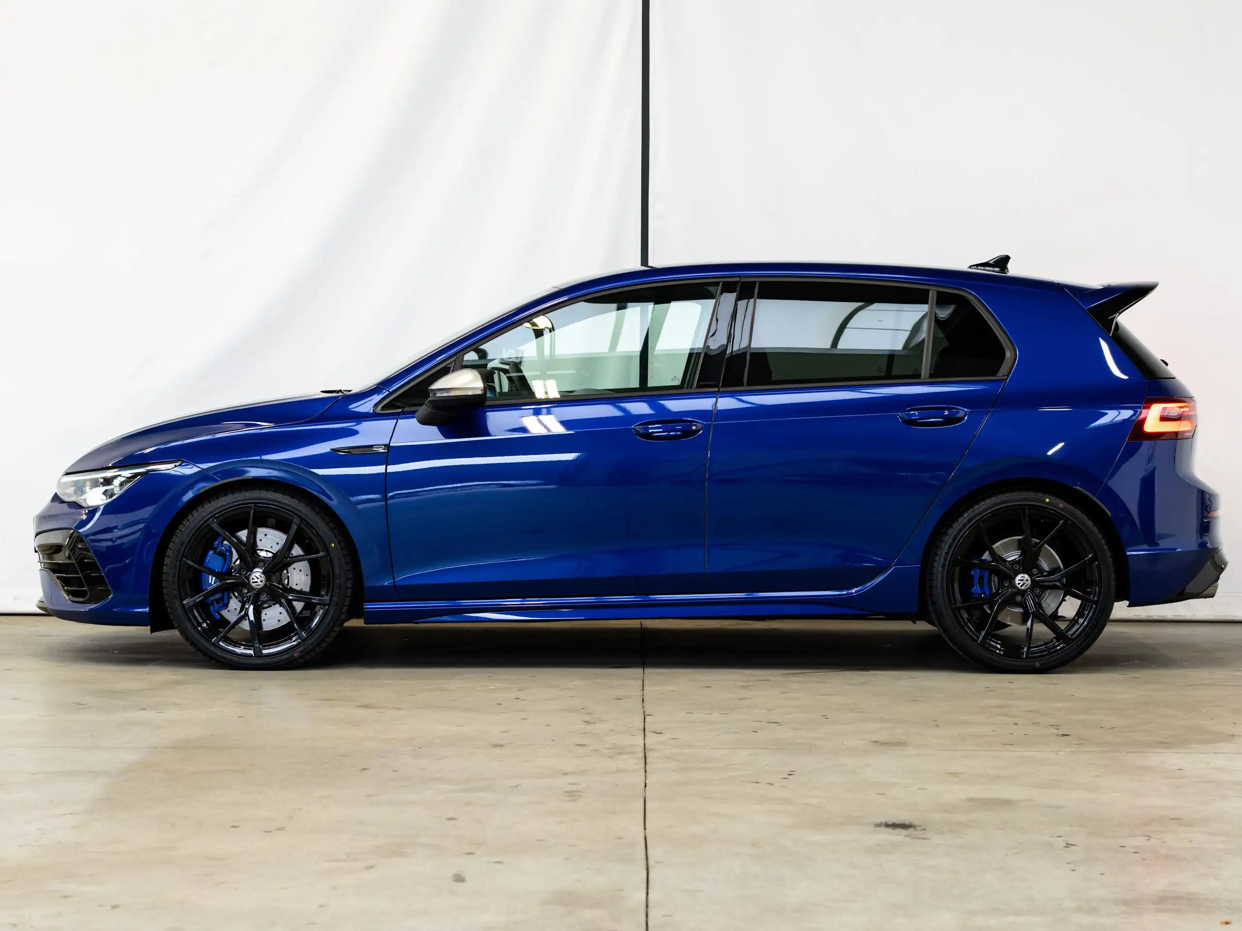 Volkswagen - Golf R