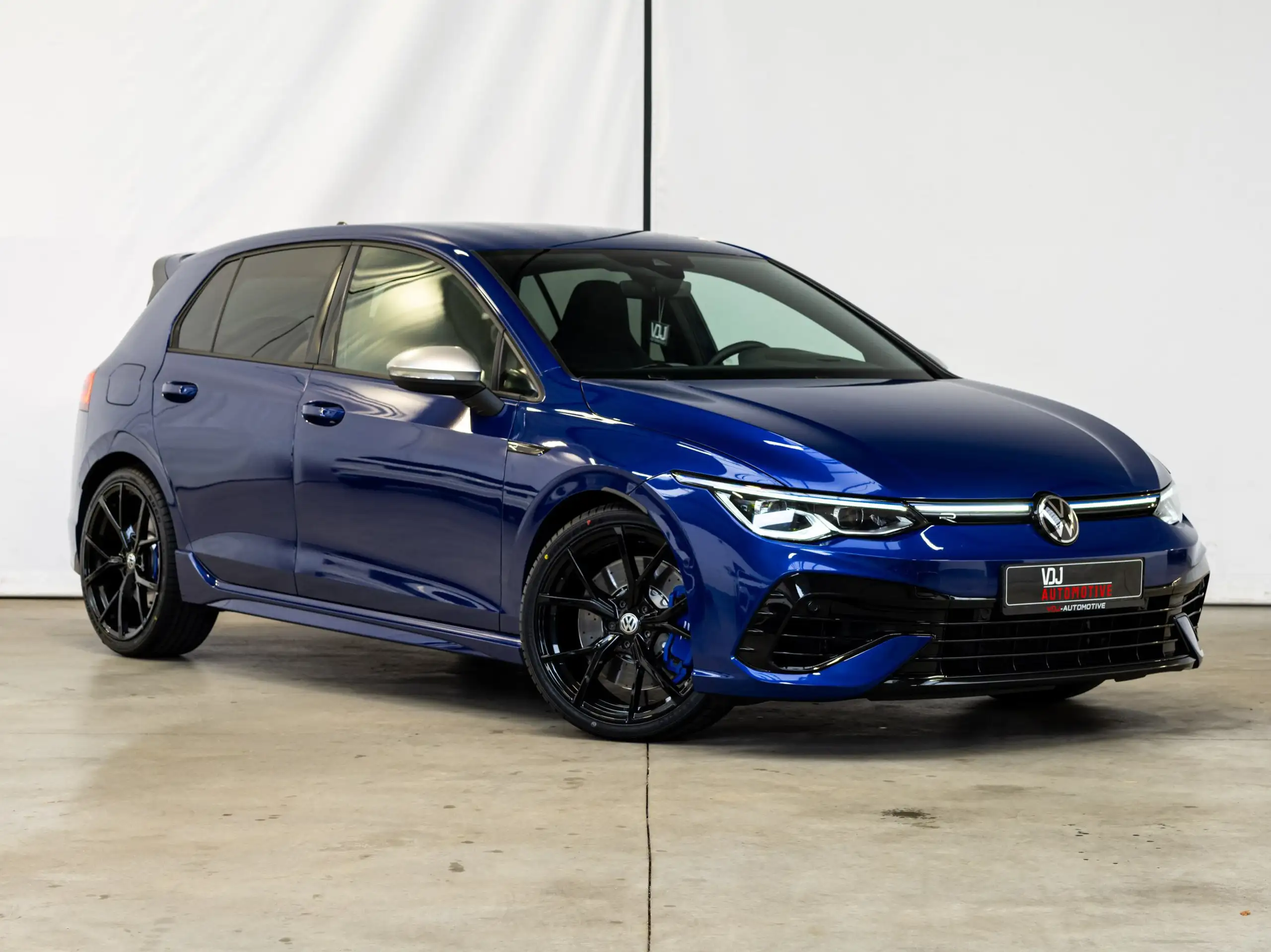 Volkswagen - Golf R