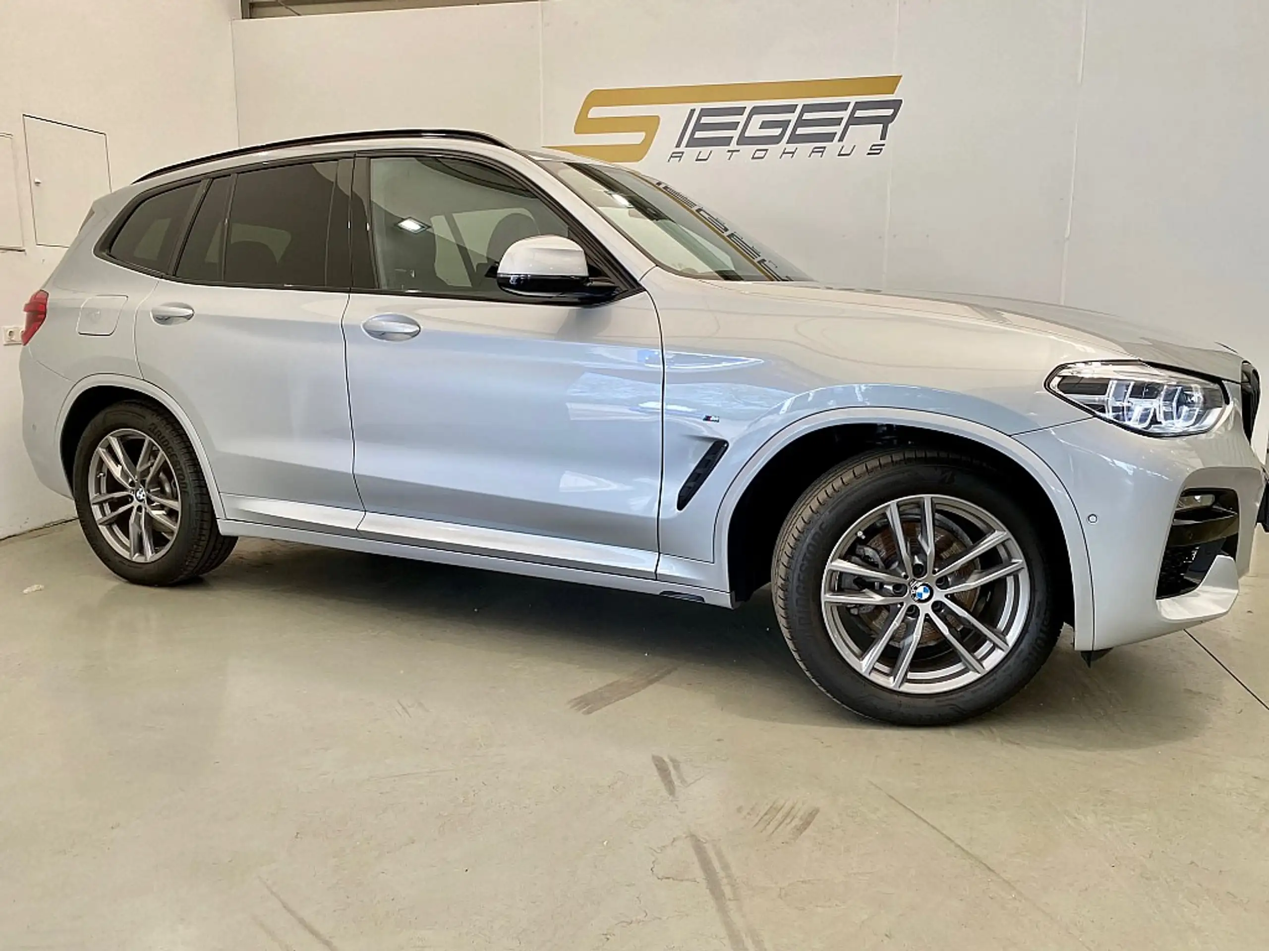 BMW - X3