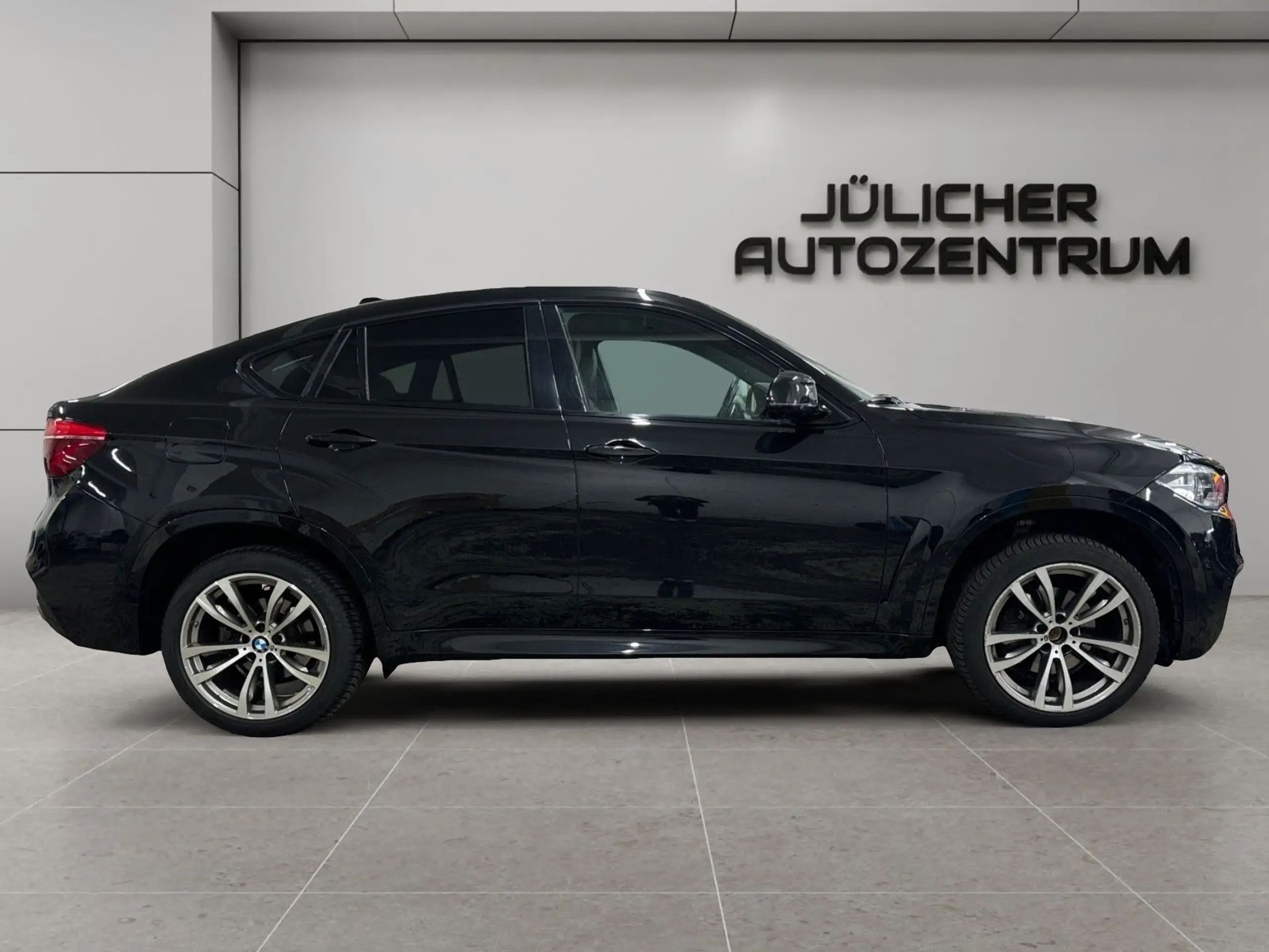 BMW - X6