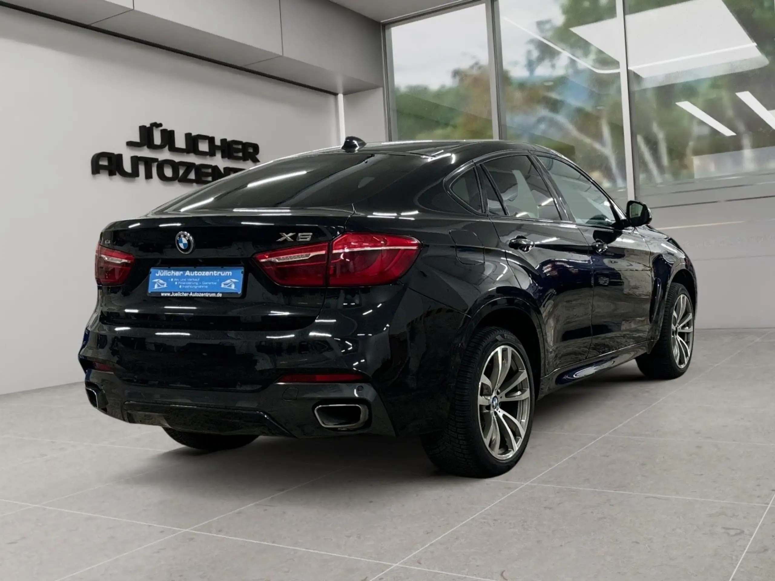 BMW - X6