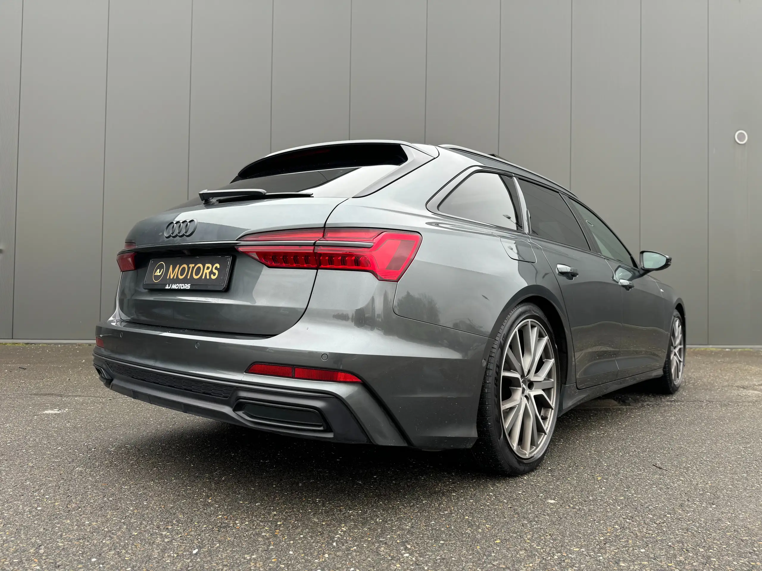 Audi - A6