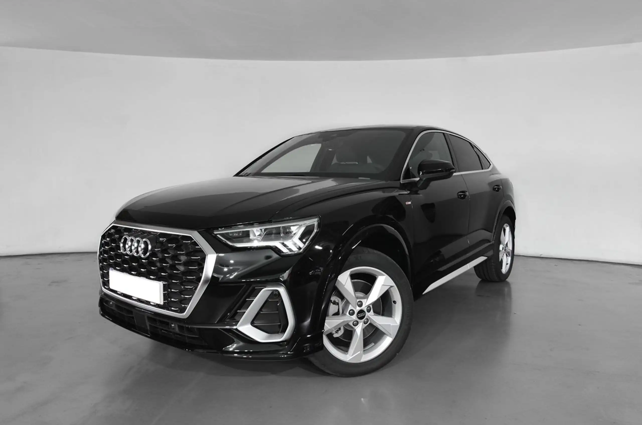 Audi - Q3