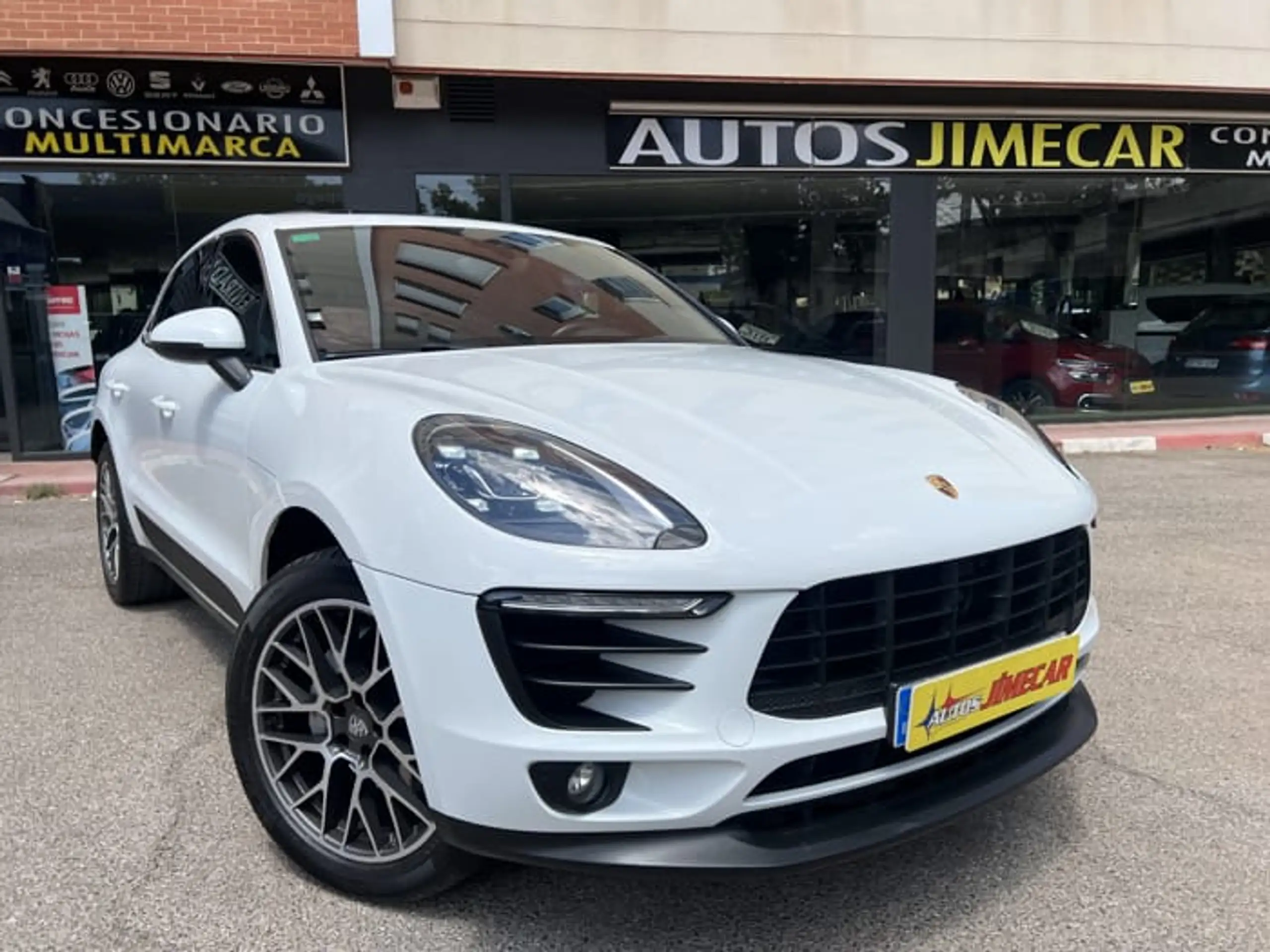 Porsche - Macan