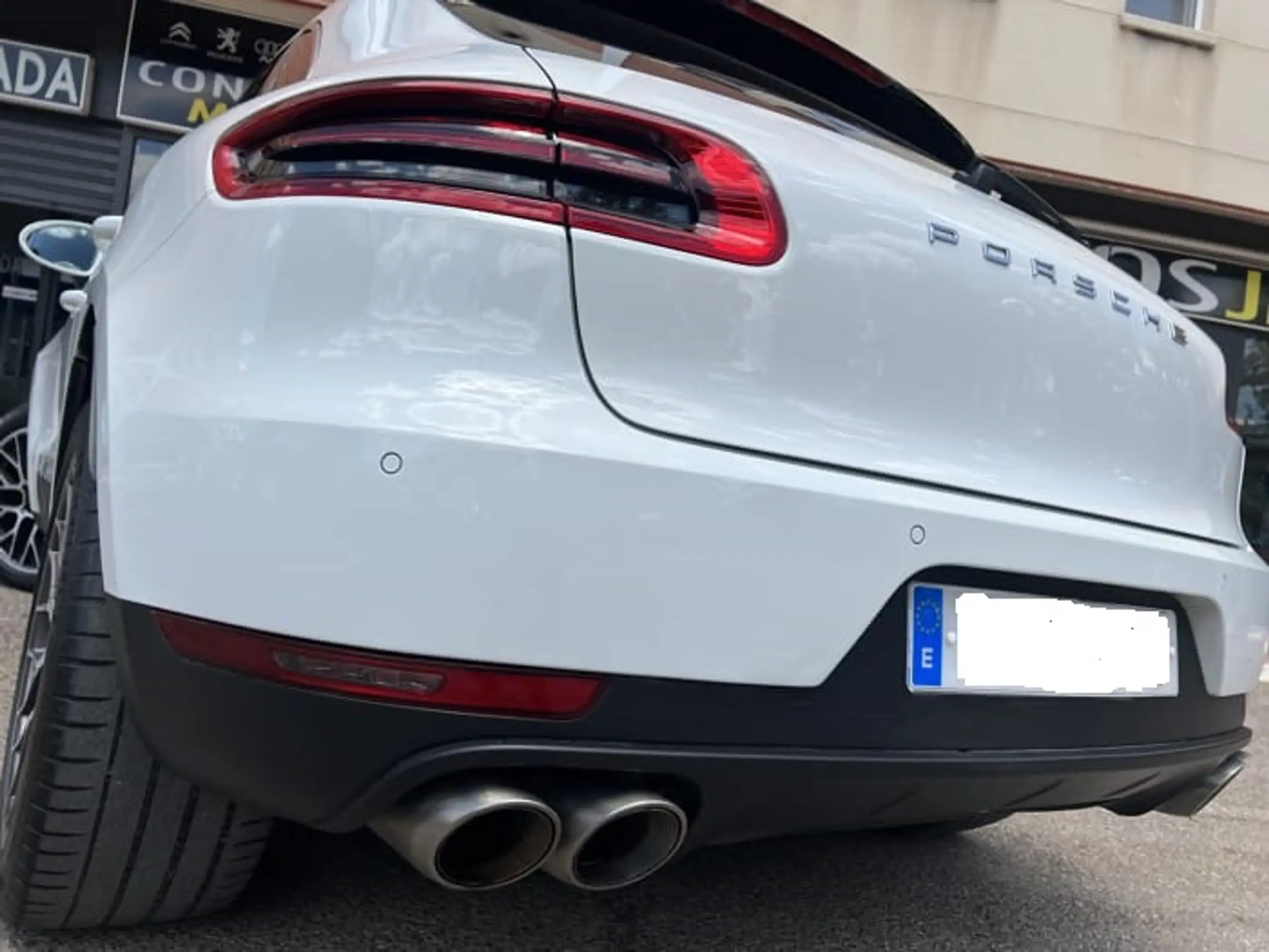 Porsche - Macan