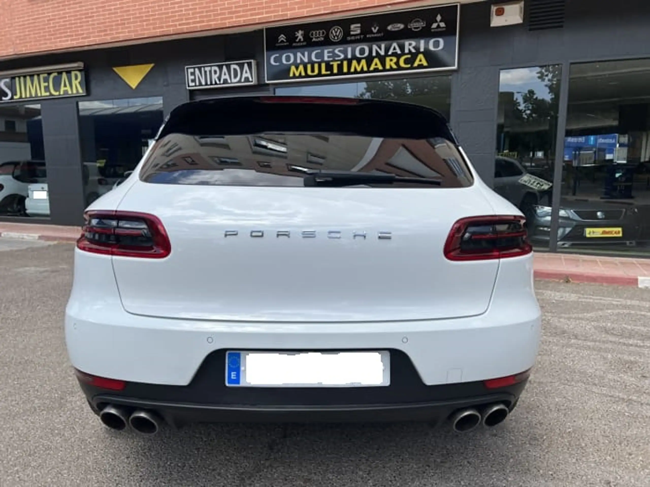 Porsche - Macan