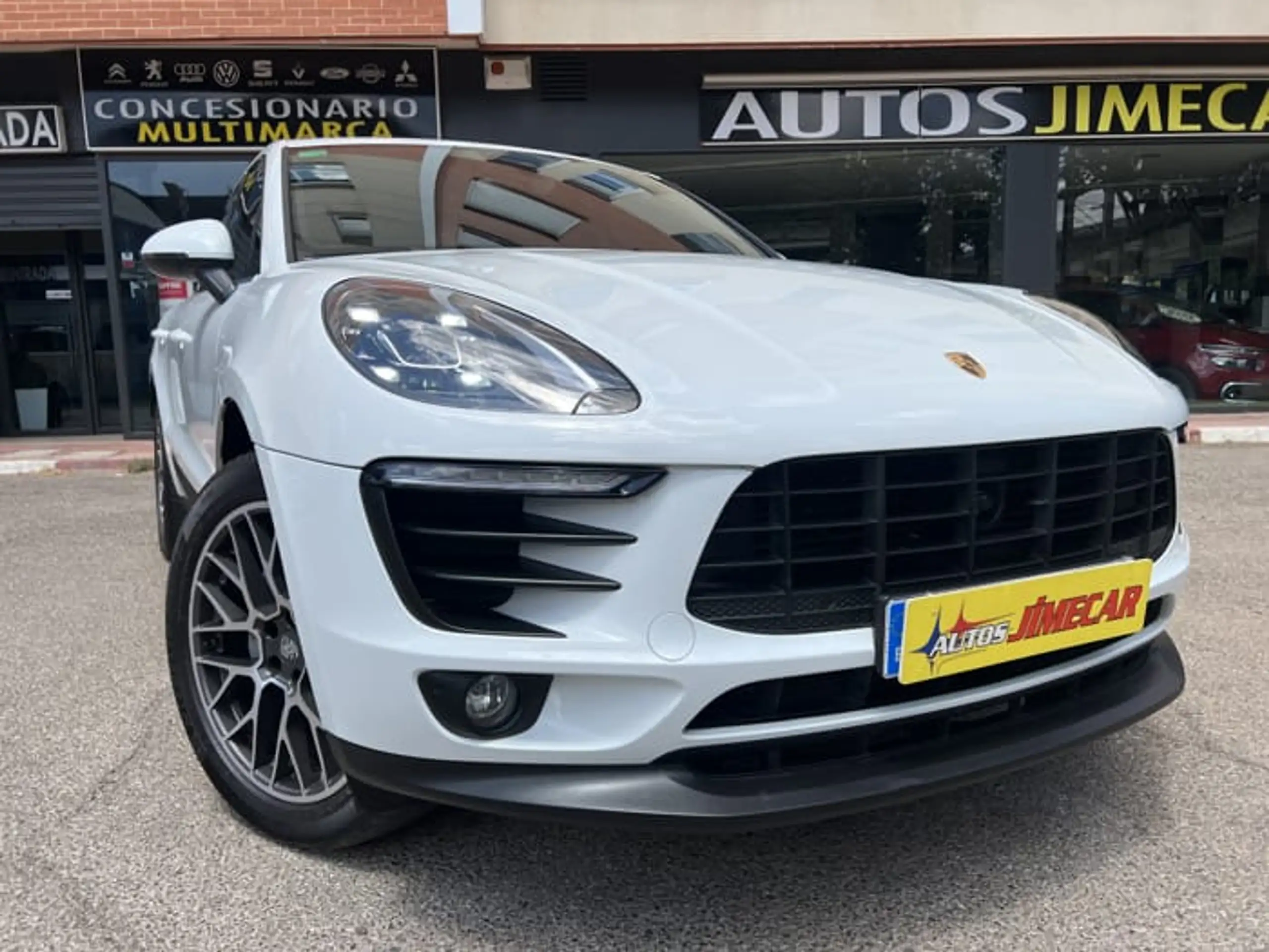 Porsche - Macan