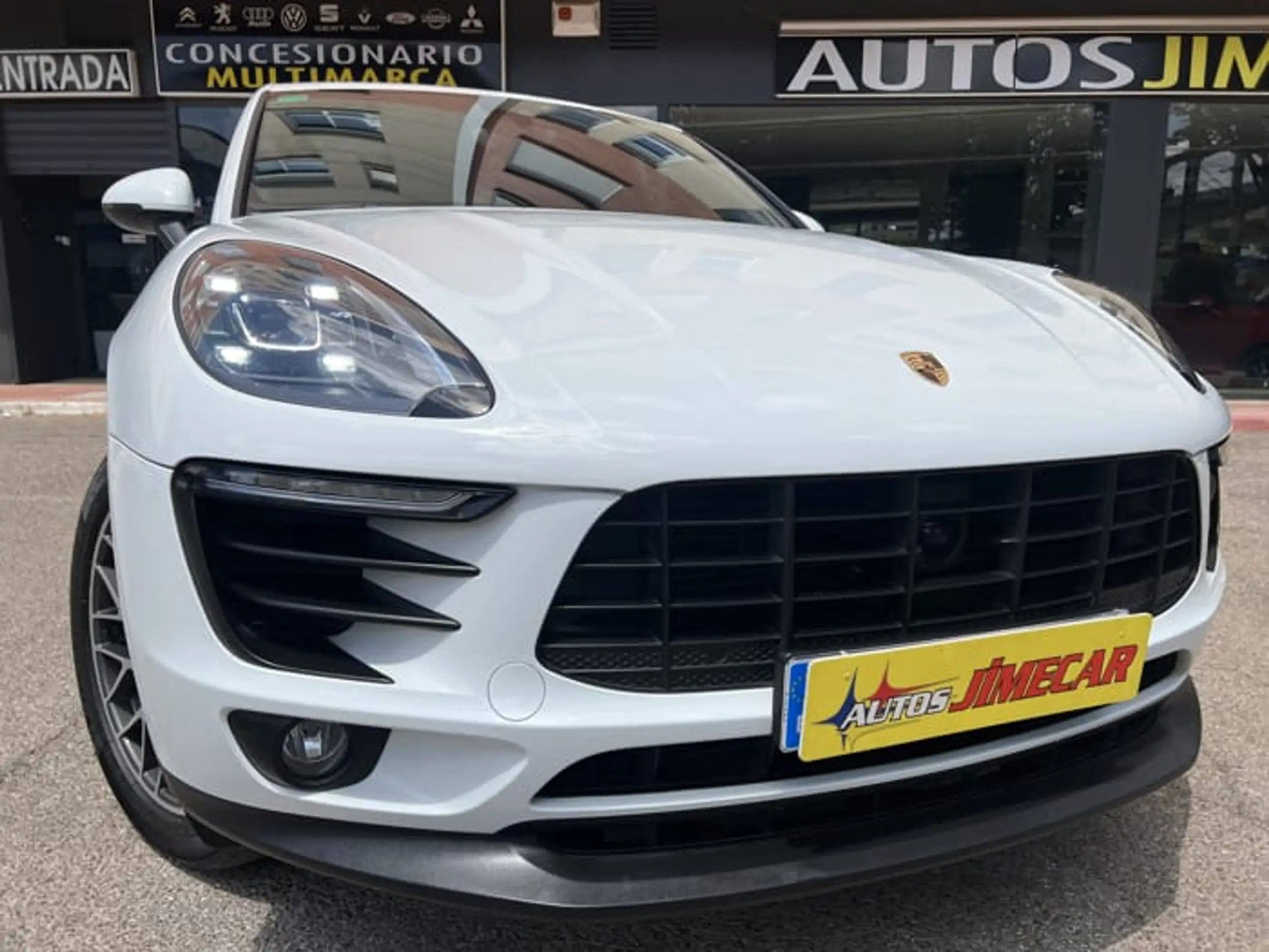 Porsche - Macan