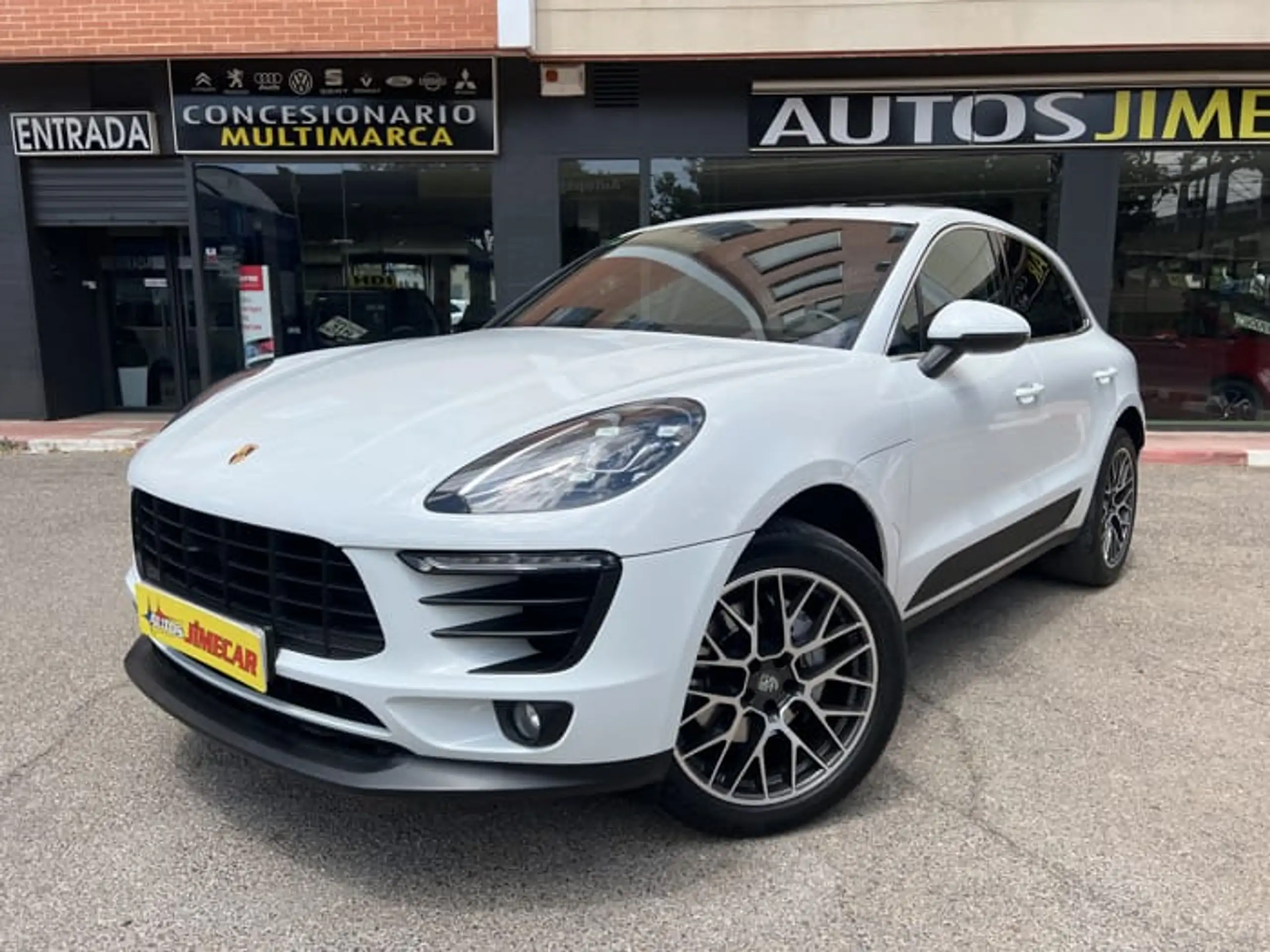 Porsche - Macan