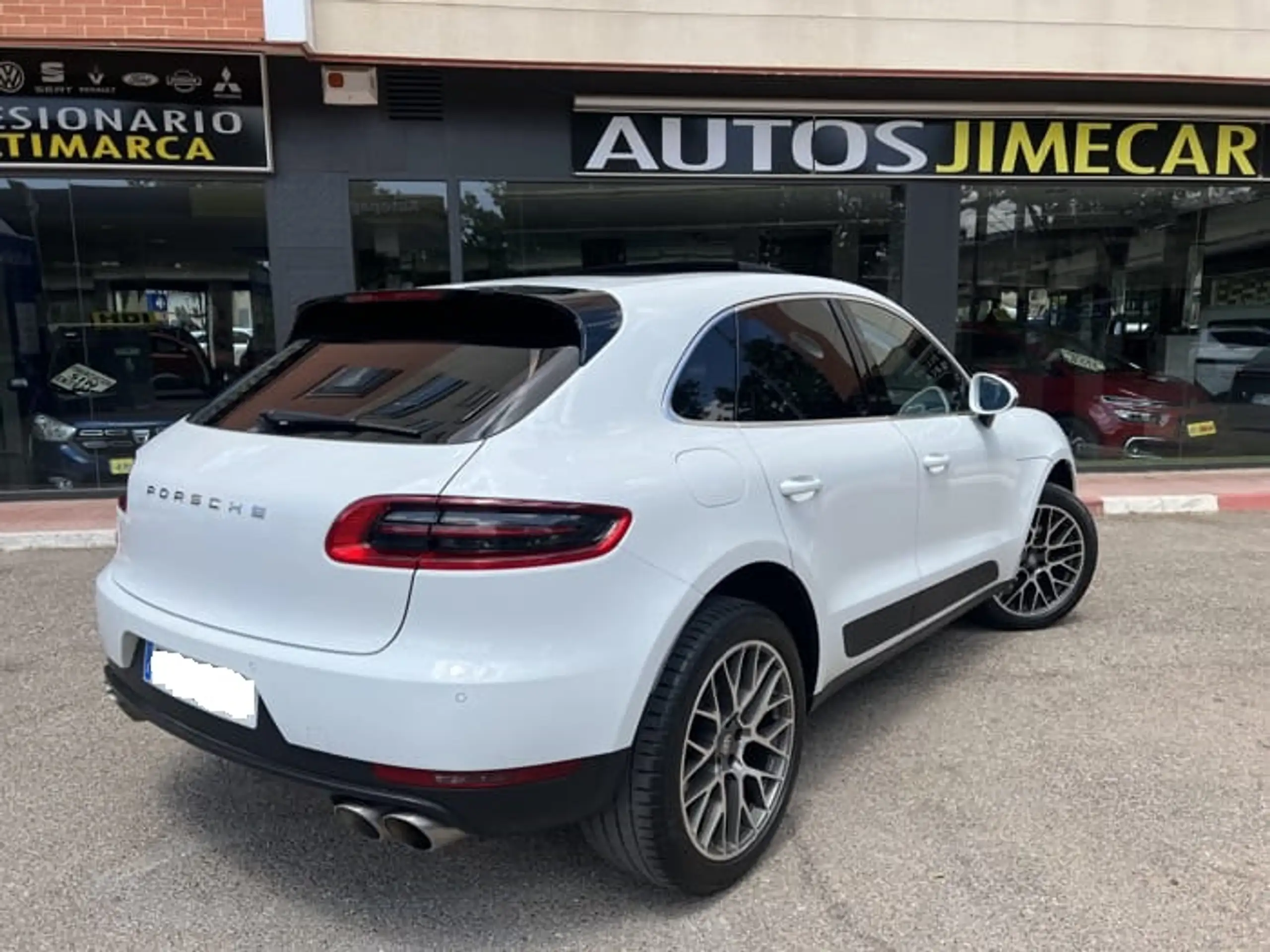 Porsche - Macan