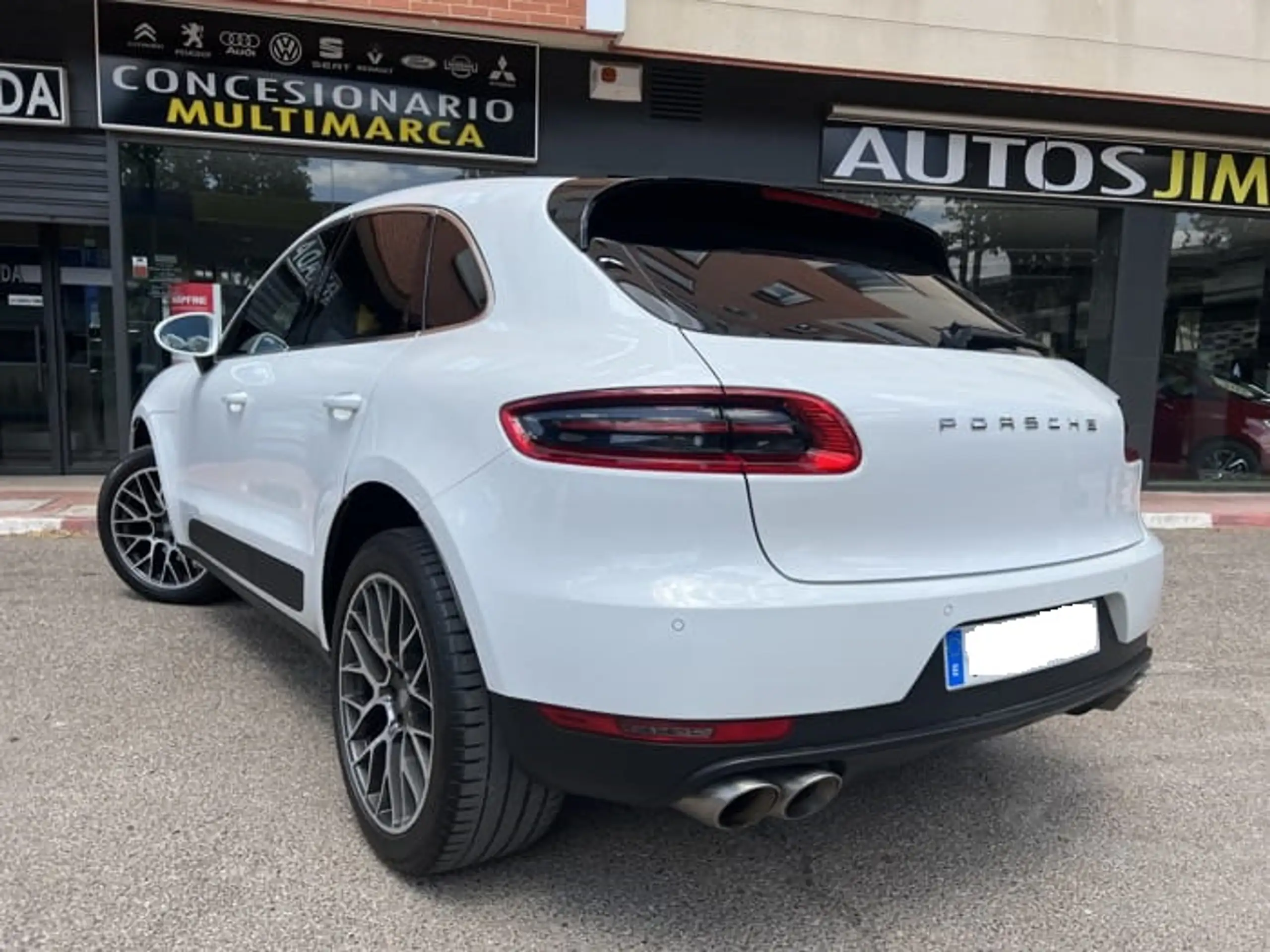 Porsche - Macan