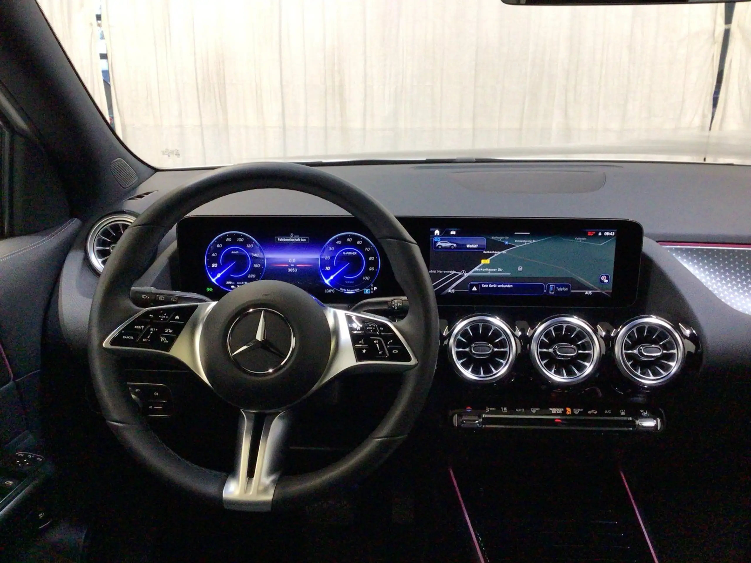 Mercedes-Benz - EQA