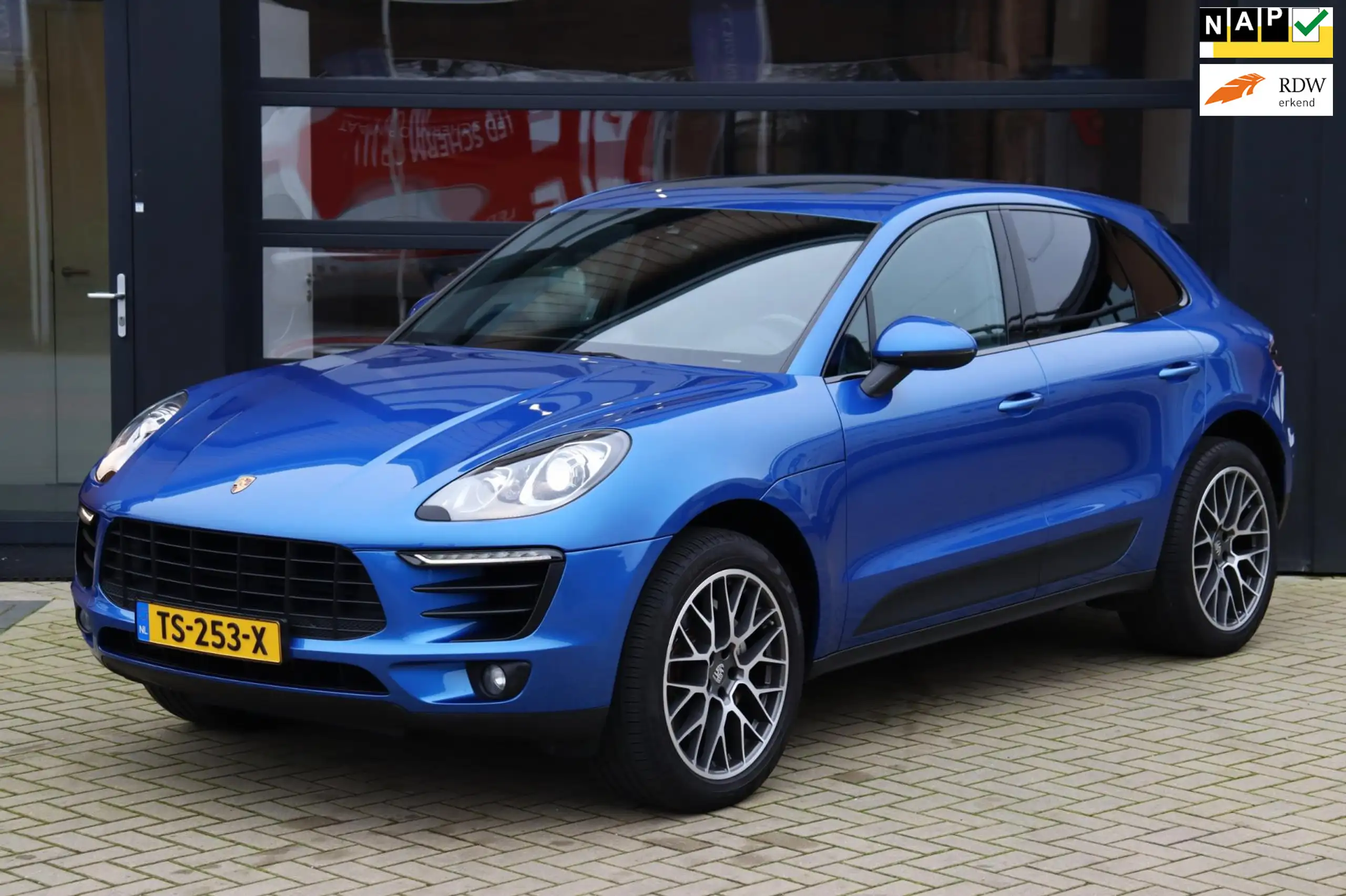 Porsche - Macan