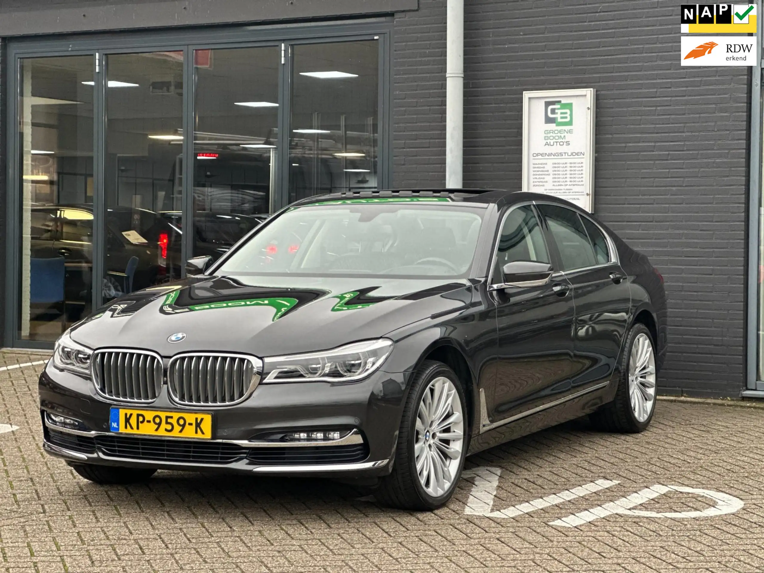 BMW - 740